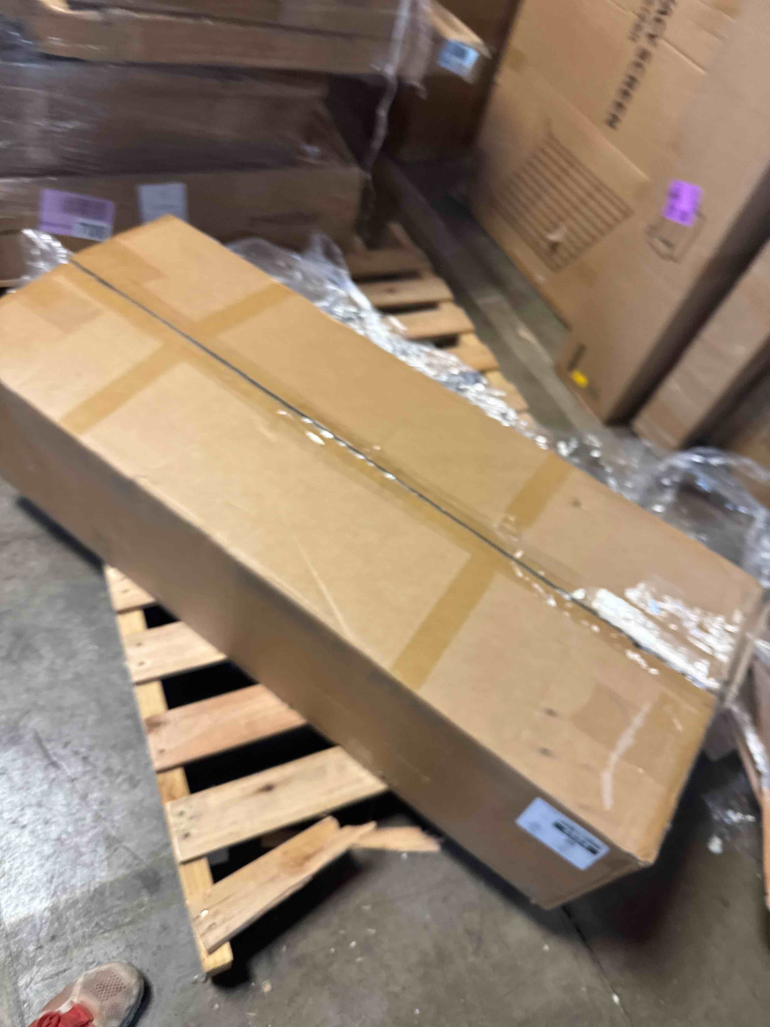 https://s3.amazonaws.com/lotting-images-prod/phillipi/PNK4416273_1777561528509.jpeg