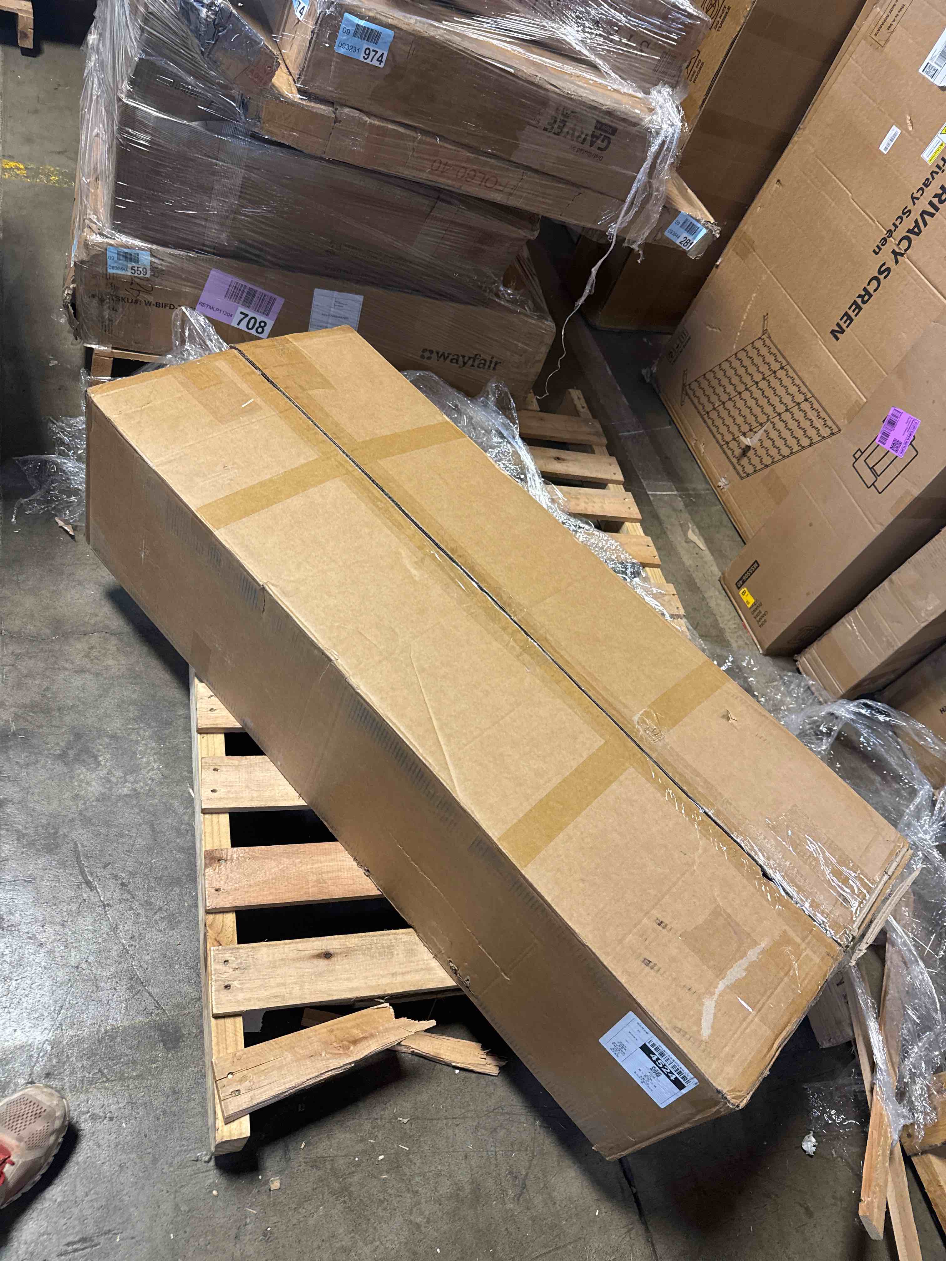 https://s3.amazonaws.com/lotting-images-prod/phillipi/PNK4416273_1777561529289.jpeg