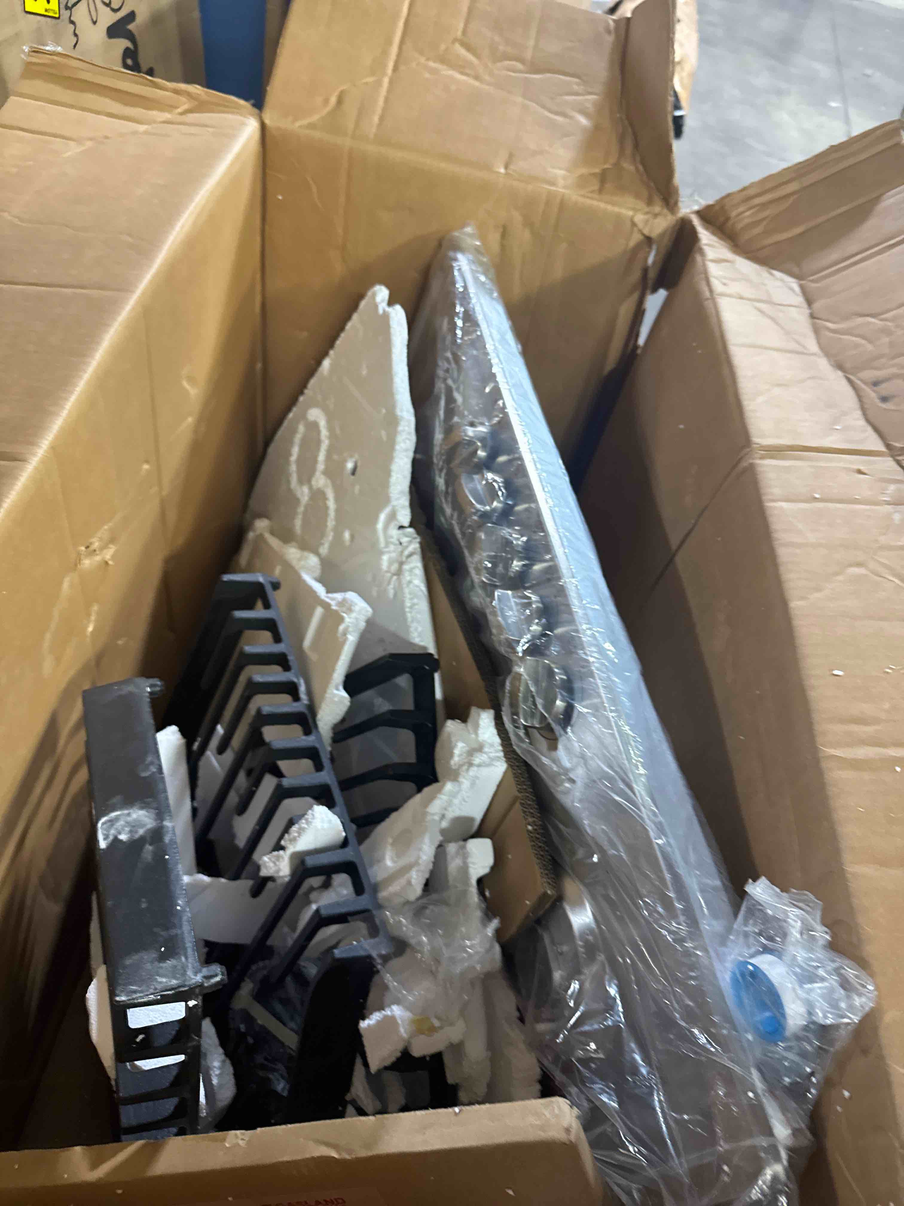 https://s3.amazonaws.com/lotting-images-prod/phillipi/PNK4416282_1777903701195.jpeg