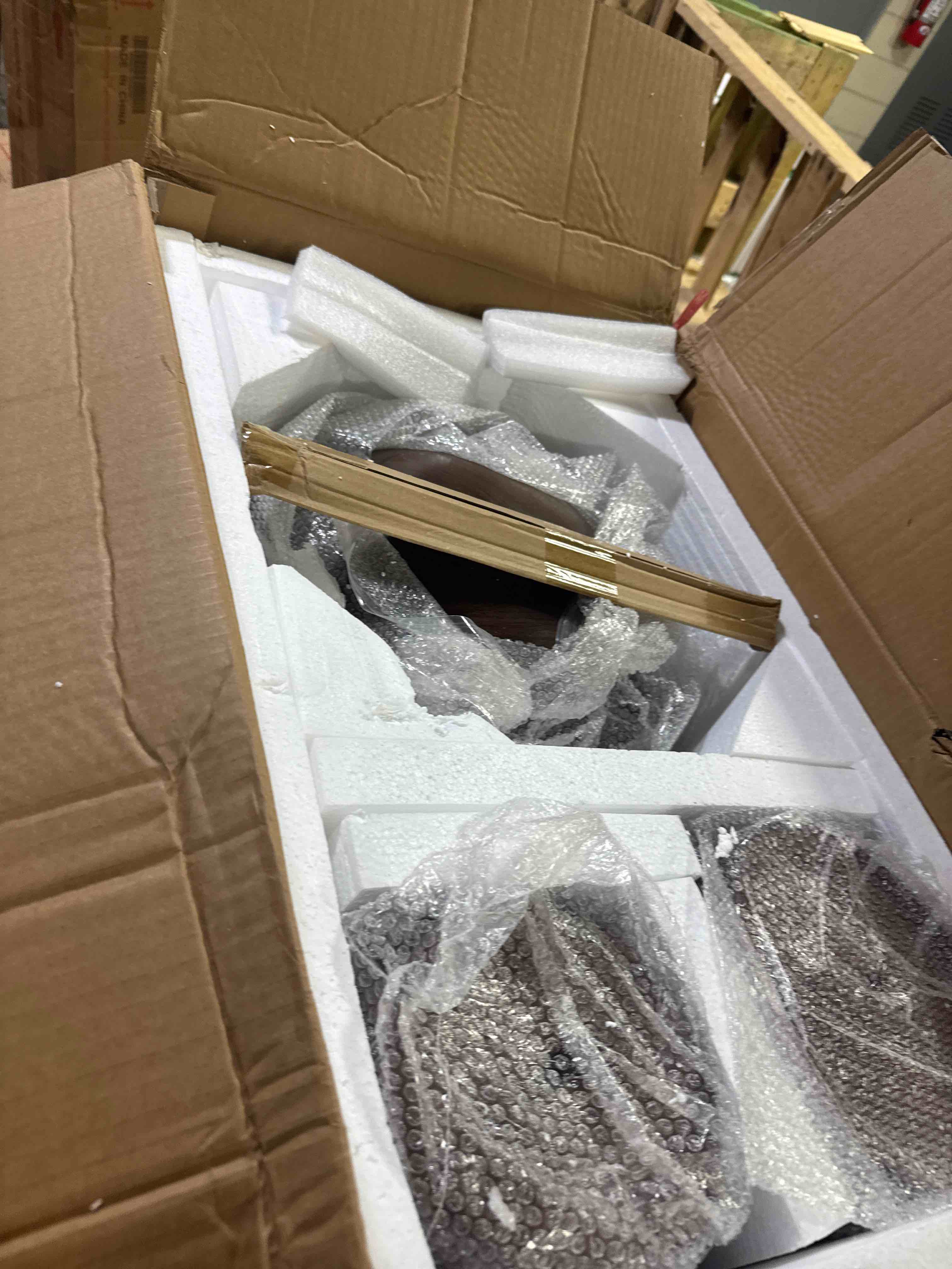 https://s3.amazonaws.com/lotting-images-prod/phillipi/PNK4416298_1777906407085.jpeg