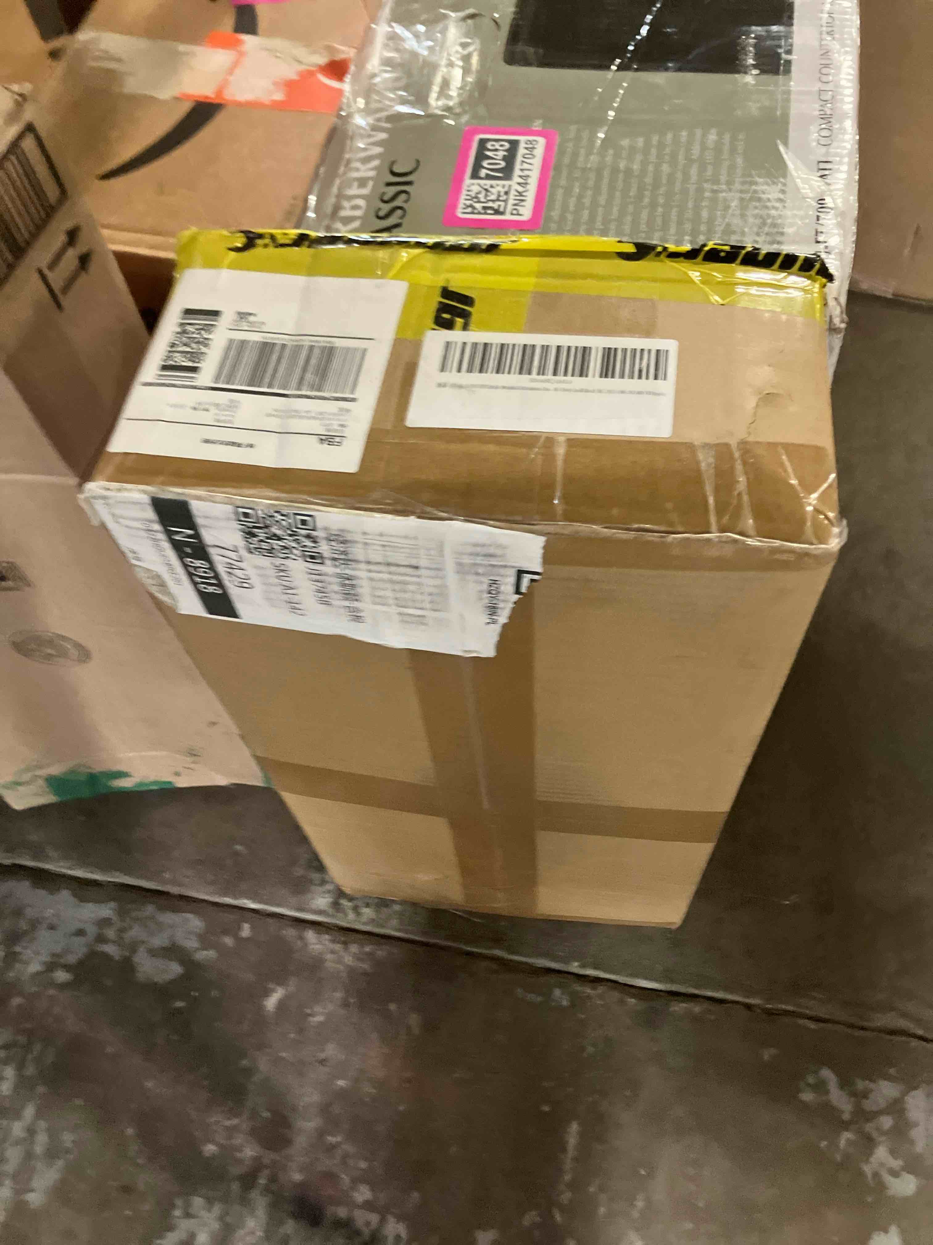 Condition photo showing New/Like New for 2703 Intake Manifold Aluminum Dual Plane with Oil Fill Tube Compatible with Chevy Small Block SBC 305 327 350 1955-1986 262-400 V8 Engine