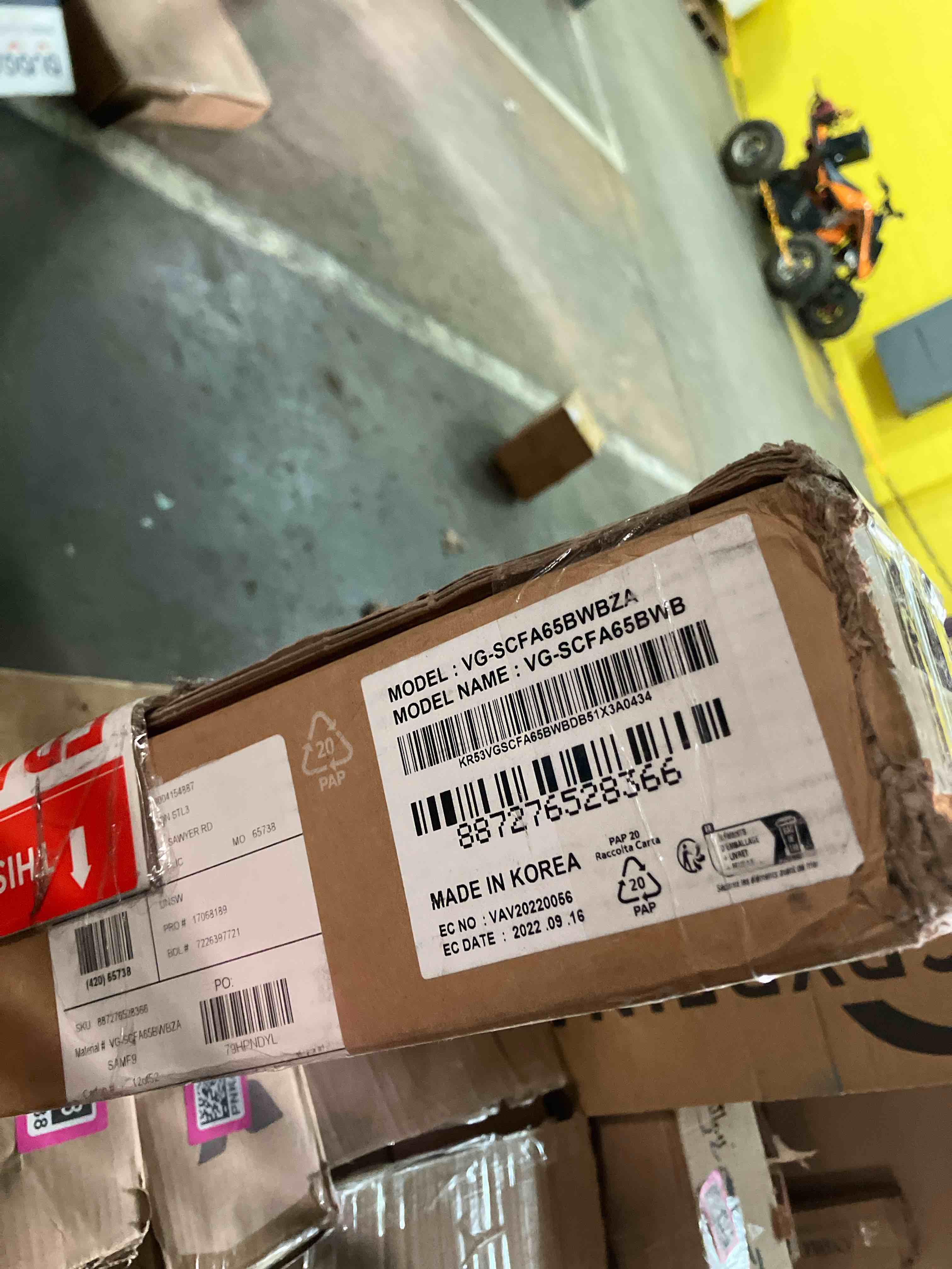 Condition photo showing New/Like New for Samsung 65-inch The Frame Customizable Bezel Modern Brown (VG-SCFA65BWBZA, 2021 Model) Modern Brown 65-Inch