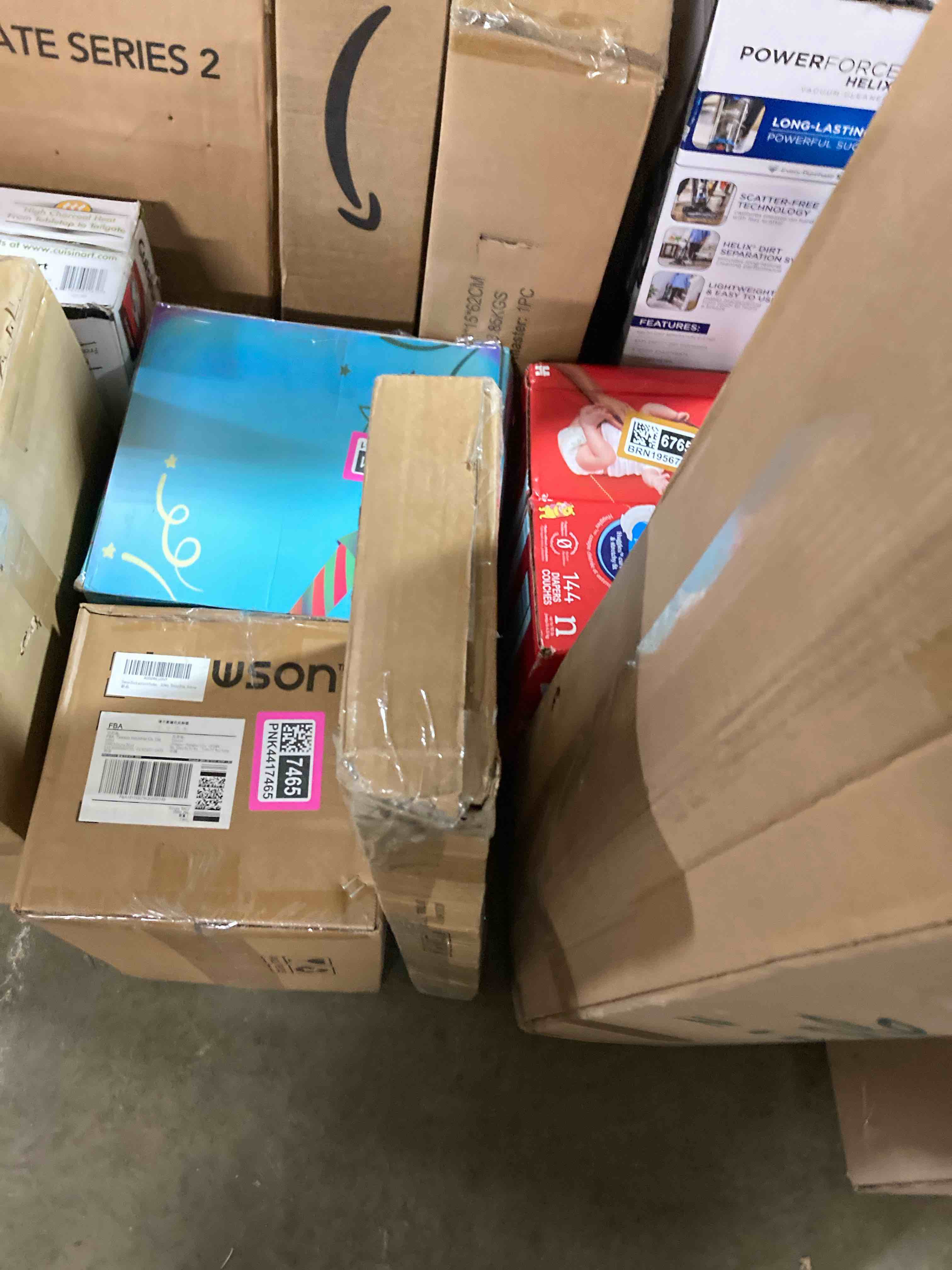 Condition photo showing New/Like New for vchin Fire Pit Wind Guard, 17.5 Square Fire Pit Glass Wind Guard Made of Clear Tempered Glass. The Glass Firepit Wind Guard Set with Assembly Instructions, Free Screwdriver. Easy to Install Square 17.5inch