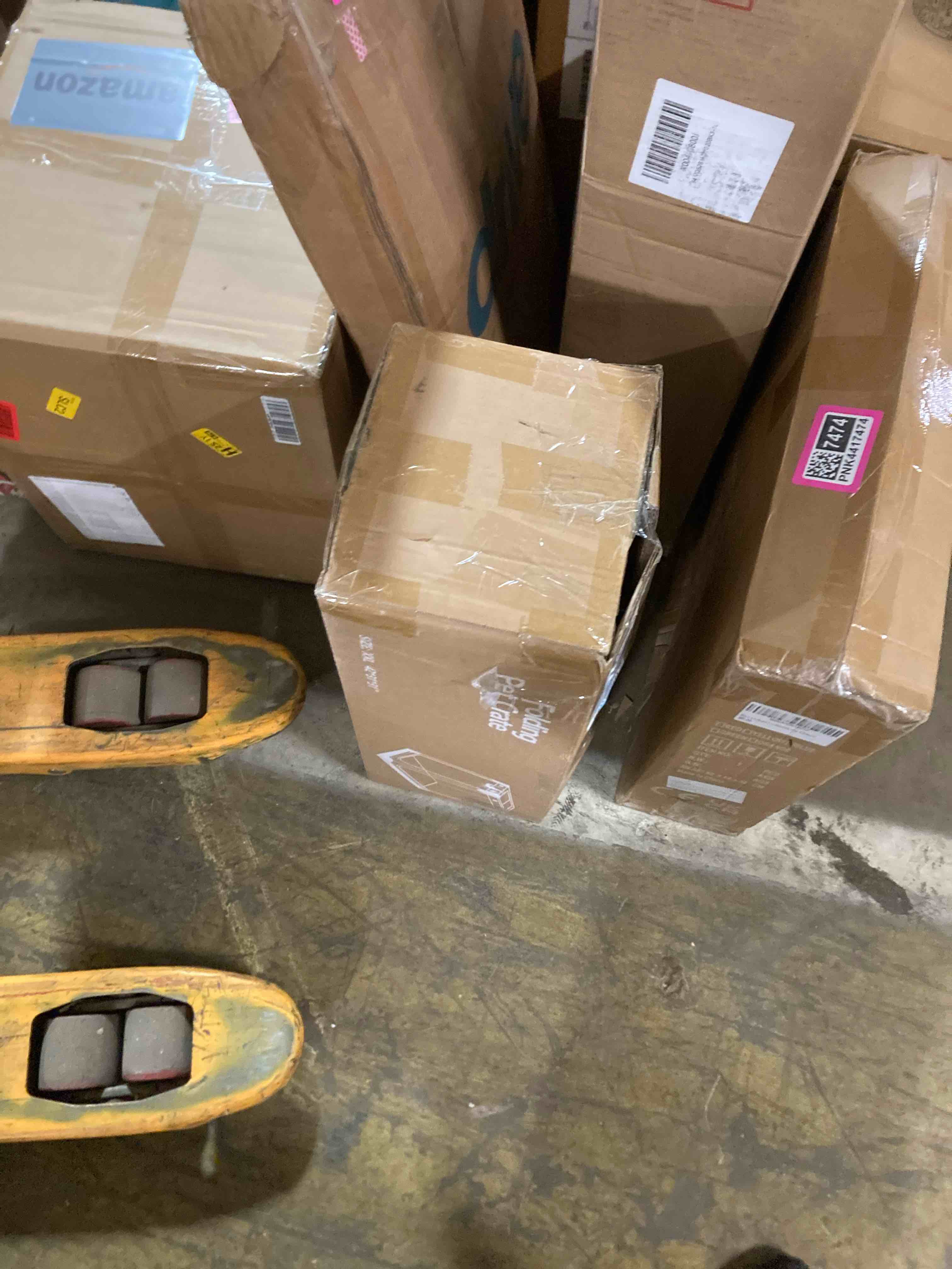 Condition photo showing New/Like New for 42 Inch Collapsible Travel Dog Crate for Medium Large Dogs, Portable Dog Crate 4-Door Foldable Soft Kennel with Durable Mesh Windows for Indoor & Outdoor Travel, with Storage Bag,Black 42.0"L x 31.0"W x 31.0"H Black