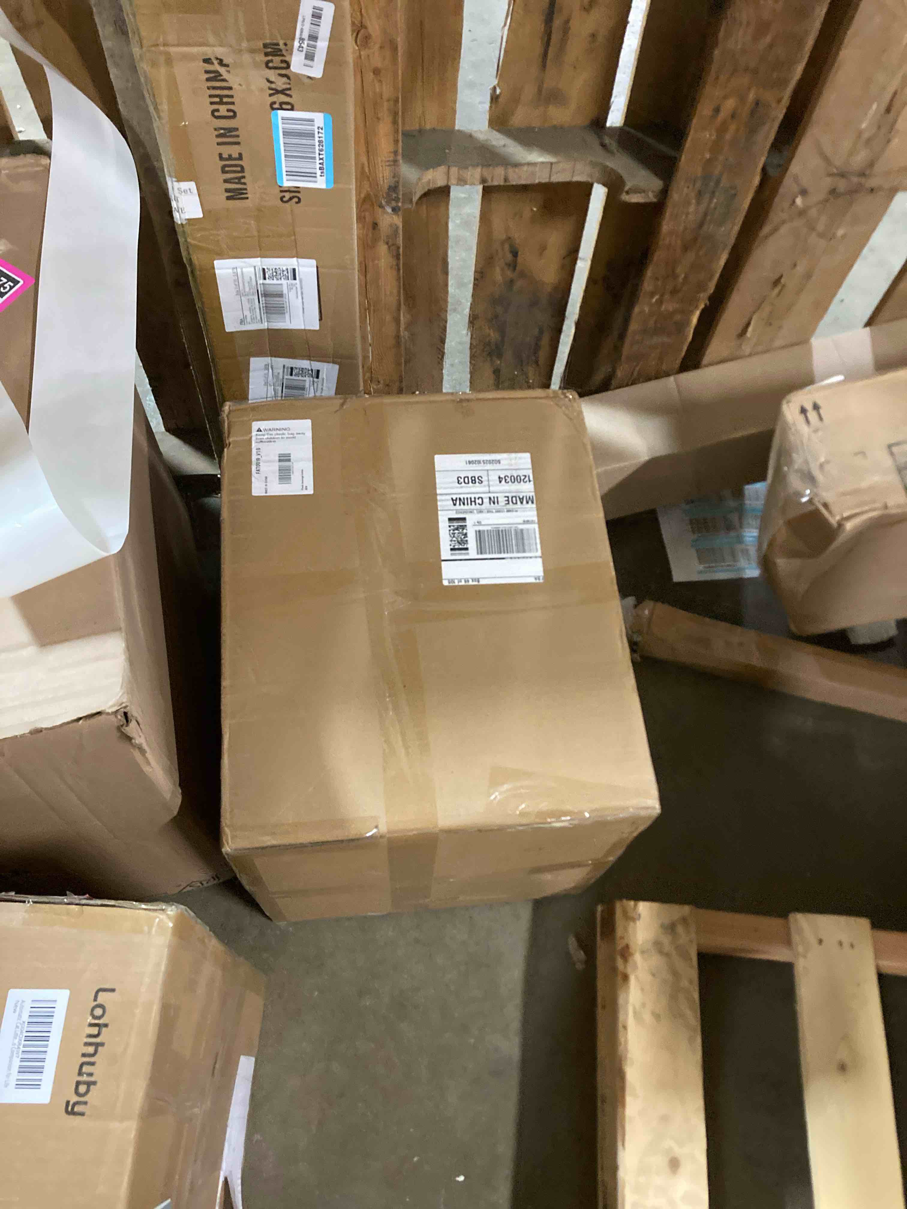 Condition photo showing New/Like New for TOMNK 100pcs 16oz Plastic Beverage Containers, Black Caps with Label, Funnel and Brush for Juicing, Smoothies, Tea, Milk 16 Ounce (100 Pack)