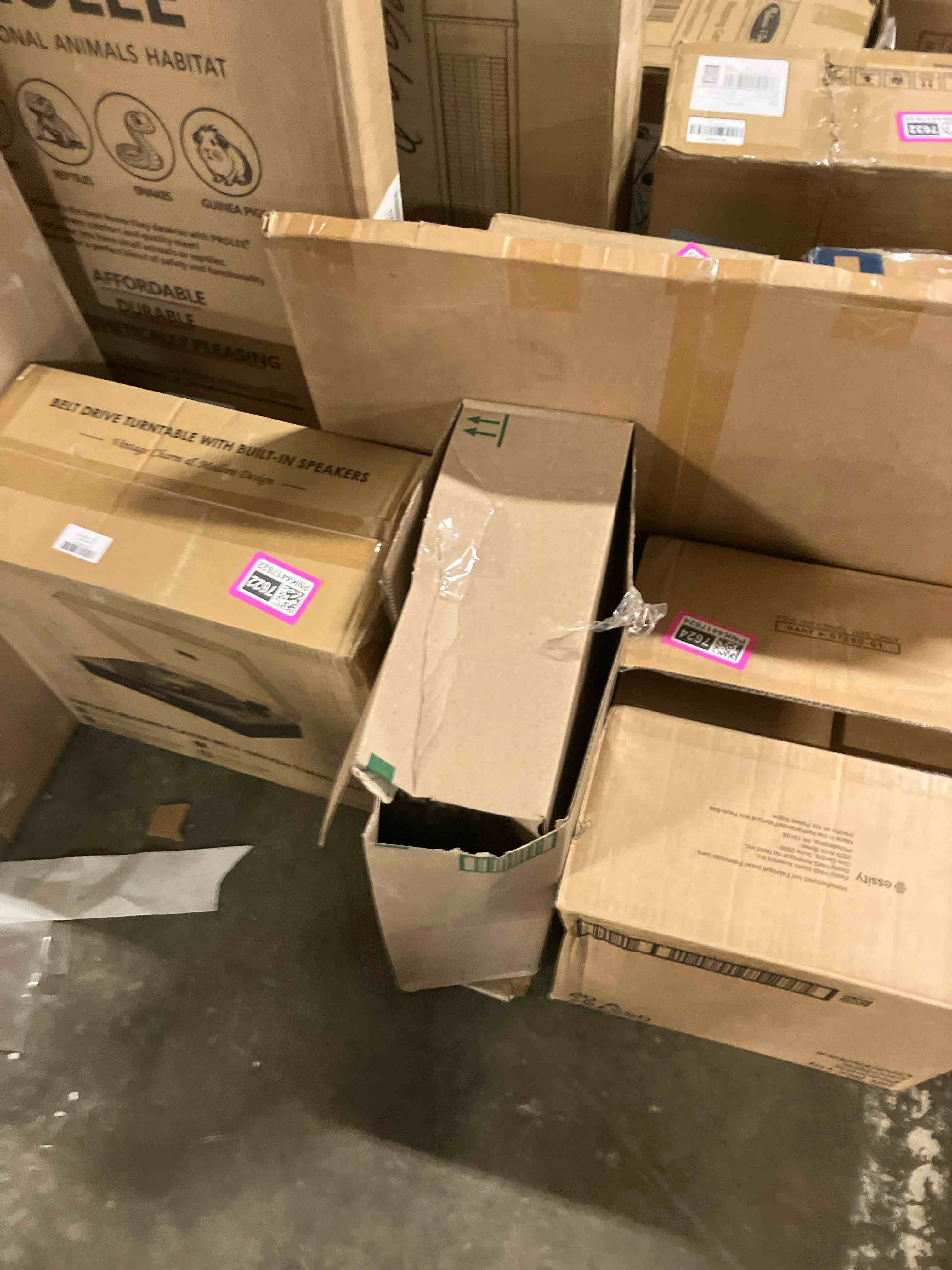 Condition photo showing New/Like New for Washable Rugs 8x10 Area Rugs for Living Room,Rugs for Bedroom,Large Carpets,Ultra Soft Faux Wool Retro Dining Room Rug,Non Slip&Non-Shedding Low Pile Vintage Print Rug for Home Office,Green