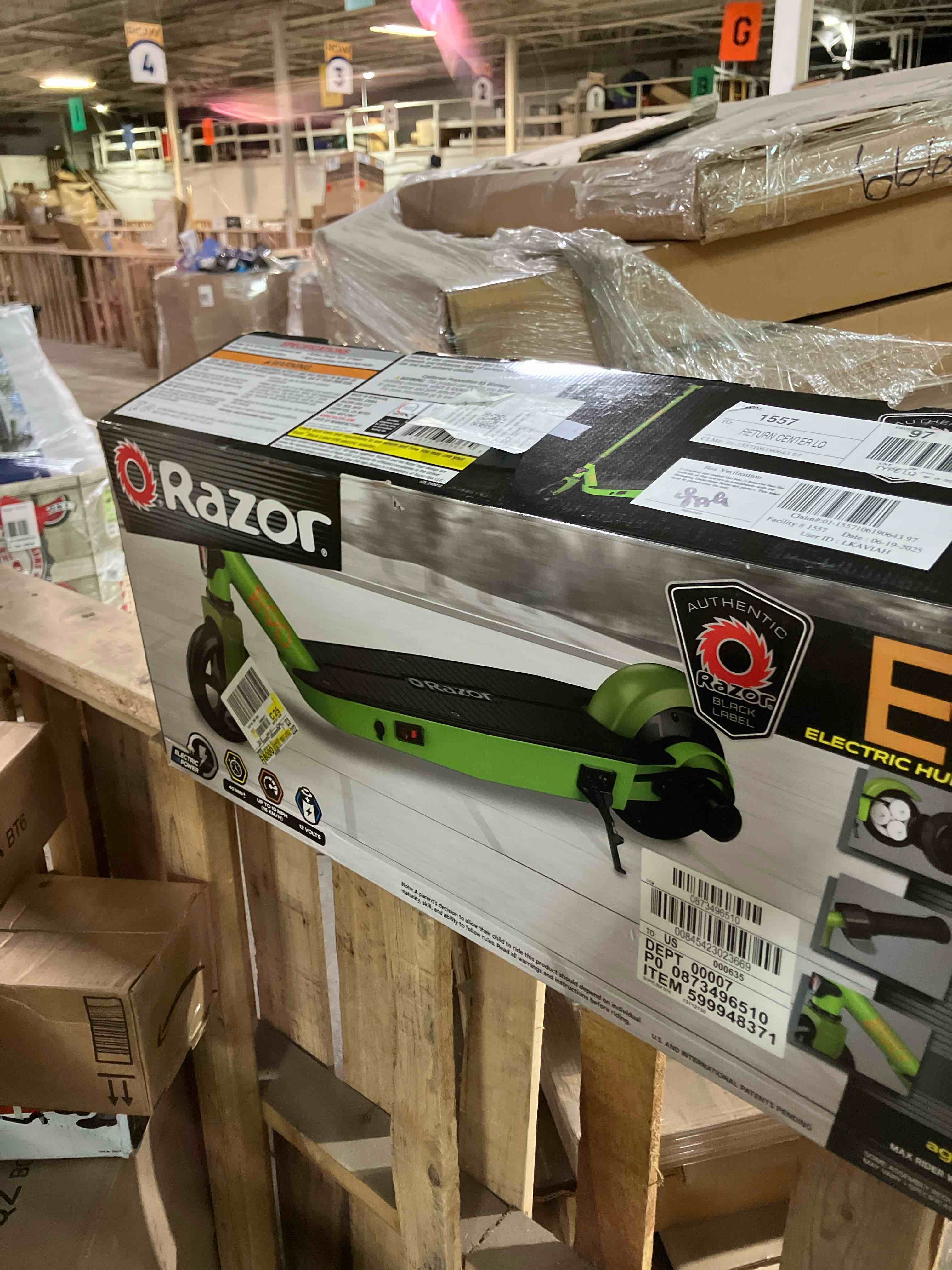 Condition photo showing New/Like New for Razor Black Label E90 Electric Scooter - Green for Child Ages 8+ and up to 120 lbs up to 10 mph (Slightly Used)