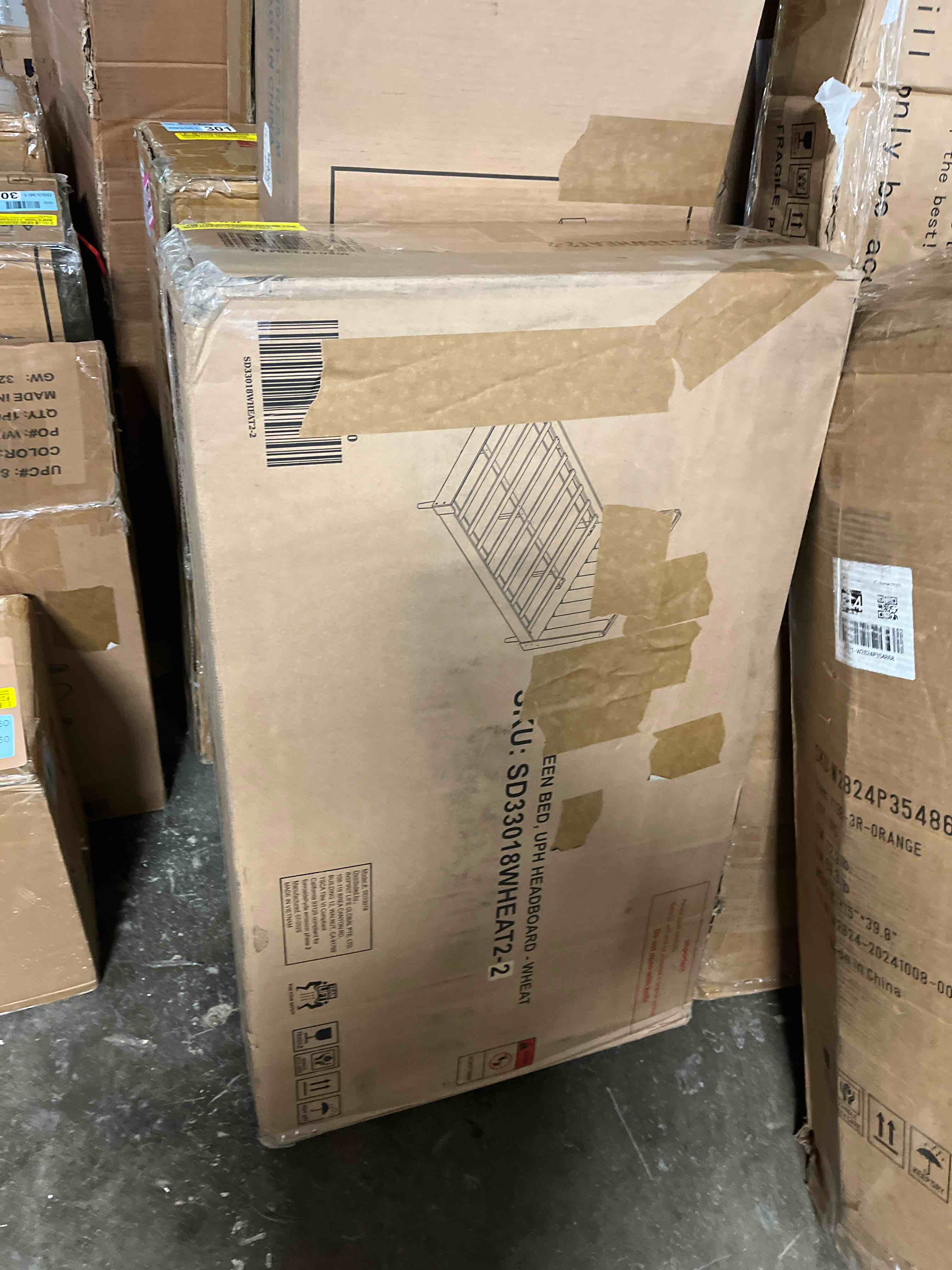 Condition photo showing New/Like New for Wooden Platform Bed with Upholstered Headboard(Incomplete Box 2 of 2)