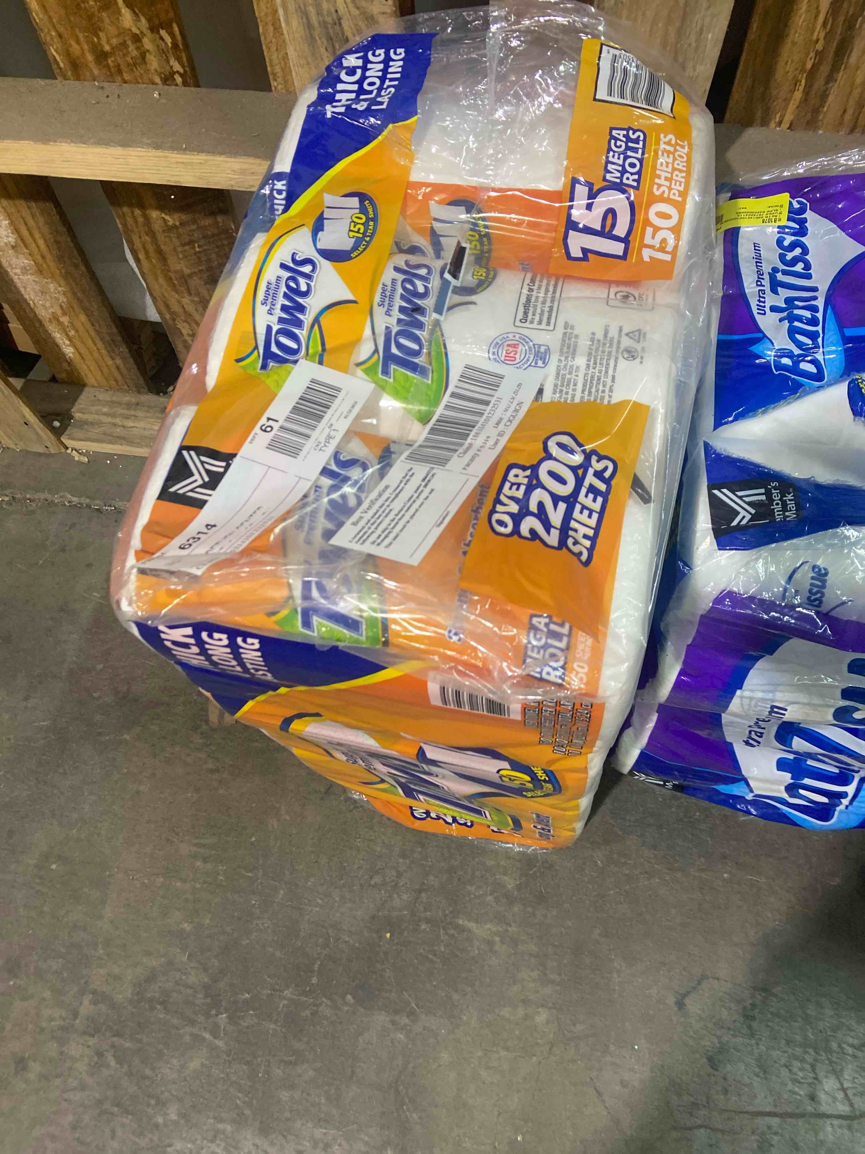 Condition photo showing New/Like New for Member's Mark Super Premium Paper Towels, Select & Tear, White, 15 Mega Rolls