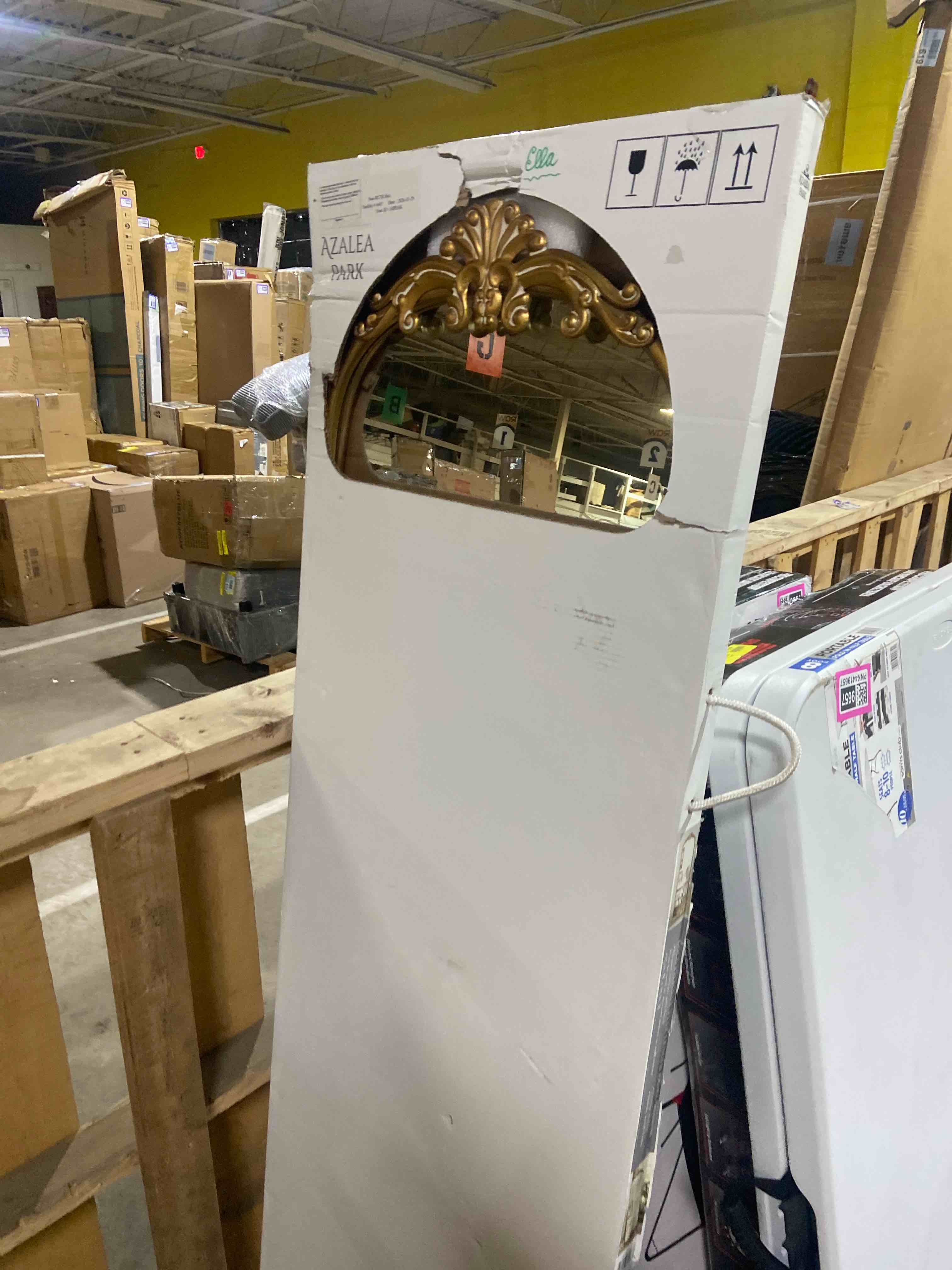 Condition photo showing New/Like New for Azalea Park Filigree Easel Full Length Mirror