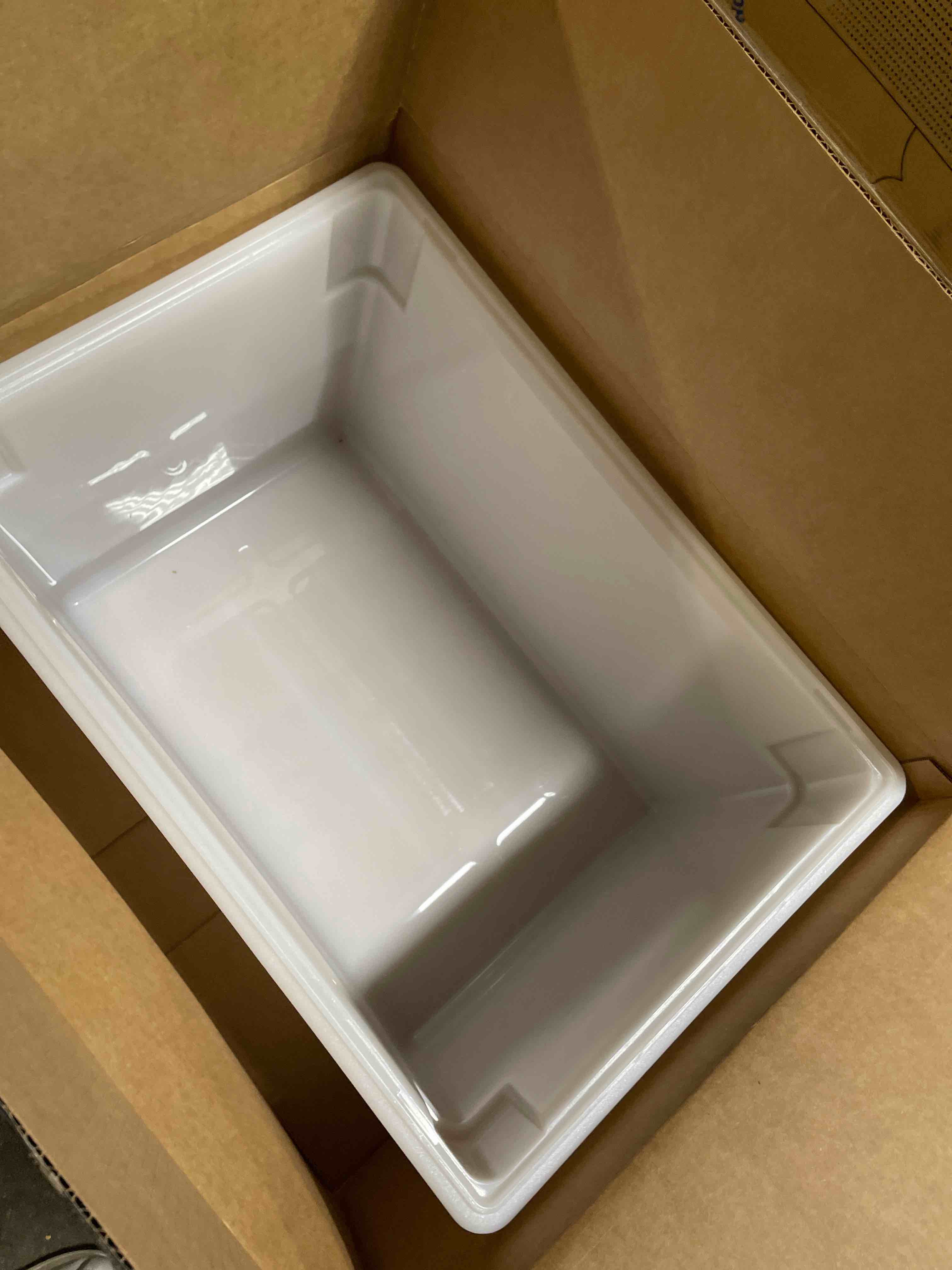 Condition photo showing New/Like New for Winco Commercial Food Storage Box/Tote for Restaurant, 18" x 26"