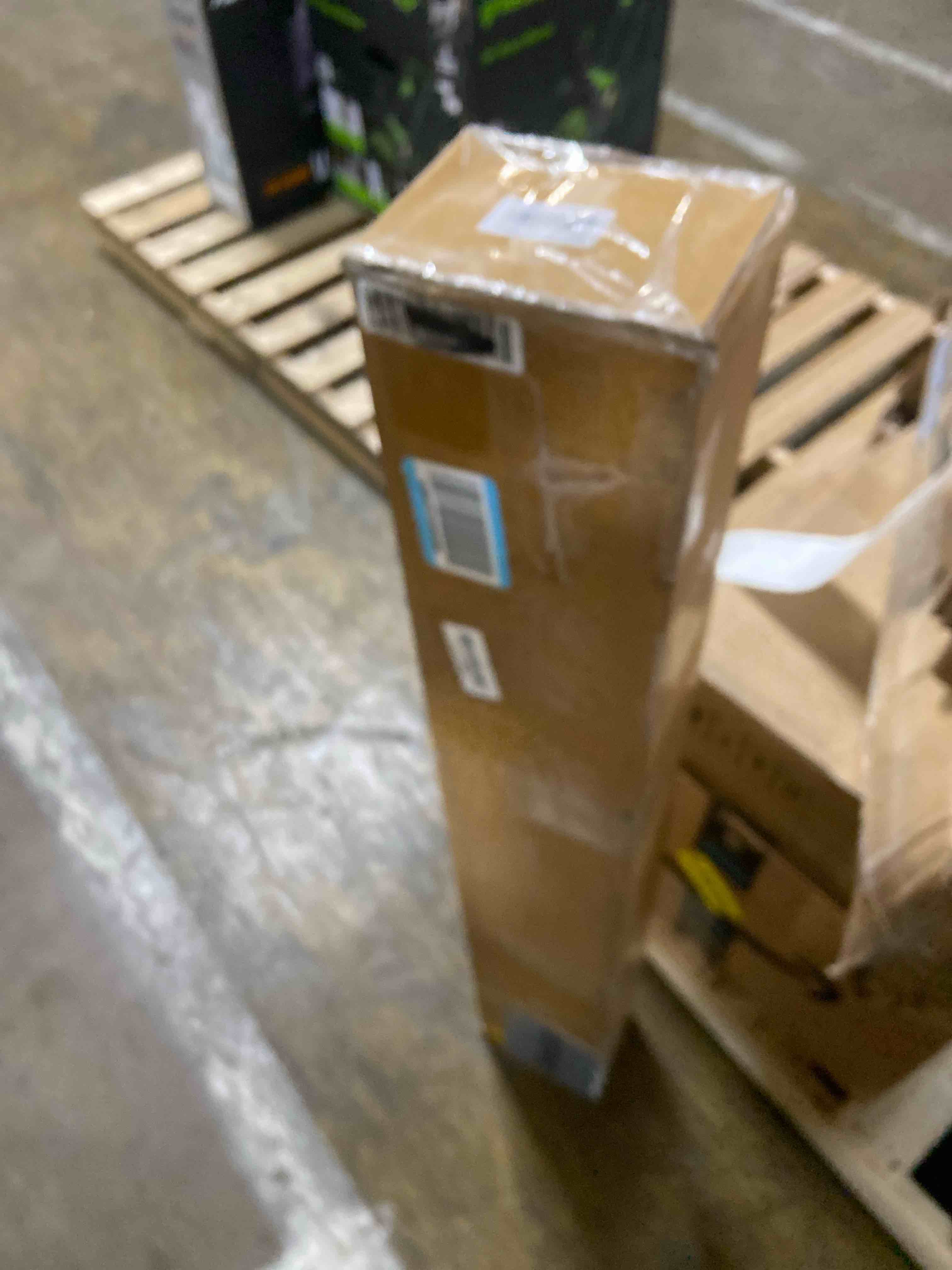 Condition photo showing New/Like New for KINGGERI Lockable 260lbs Cross Bars Roof Racks Fit for Toyota Highlander 2020-2026 XLE Limited Platinum Hybrid, Heavy Duty Aluminum Metal Crossbar Luggage SUV Accessories(NOT for L/LE/LE Hybrid Black?Compatible with Toyota Highlander 2020-2026?