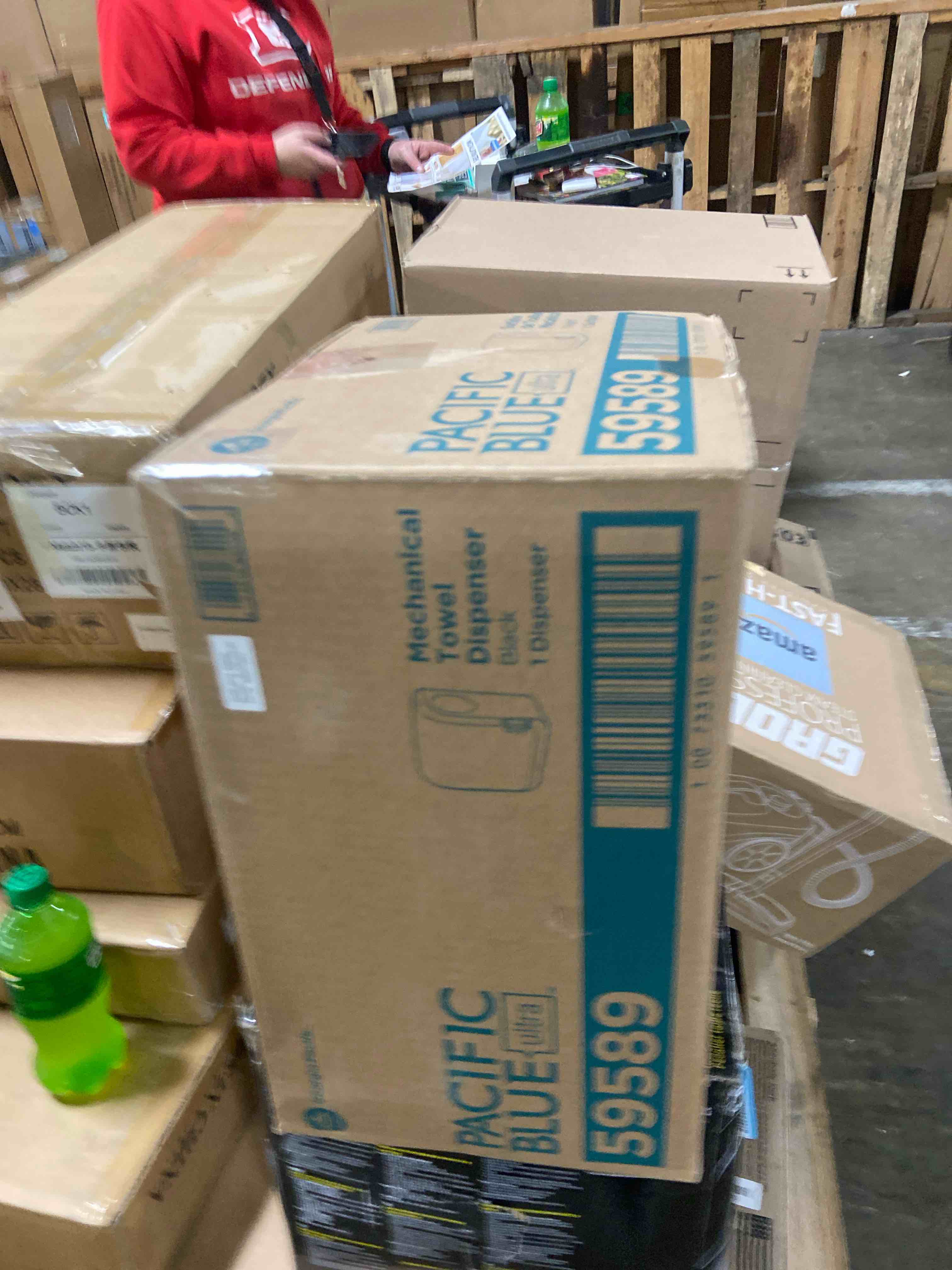 Condition photo showing New/Like New for Georgia Pacific Professional Pacific Blue Ultra Paper Towel Dispenser  Mechanical  12.9 x 9 x 16.8  Black -GPC59589