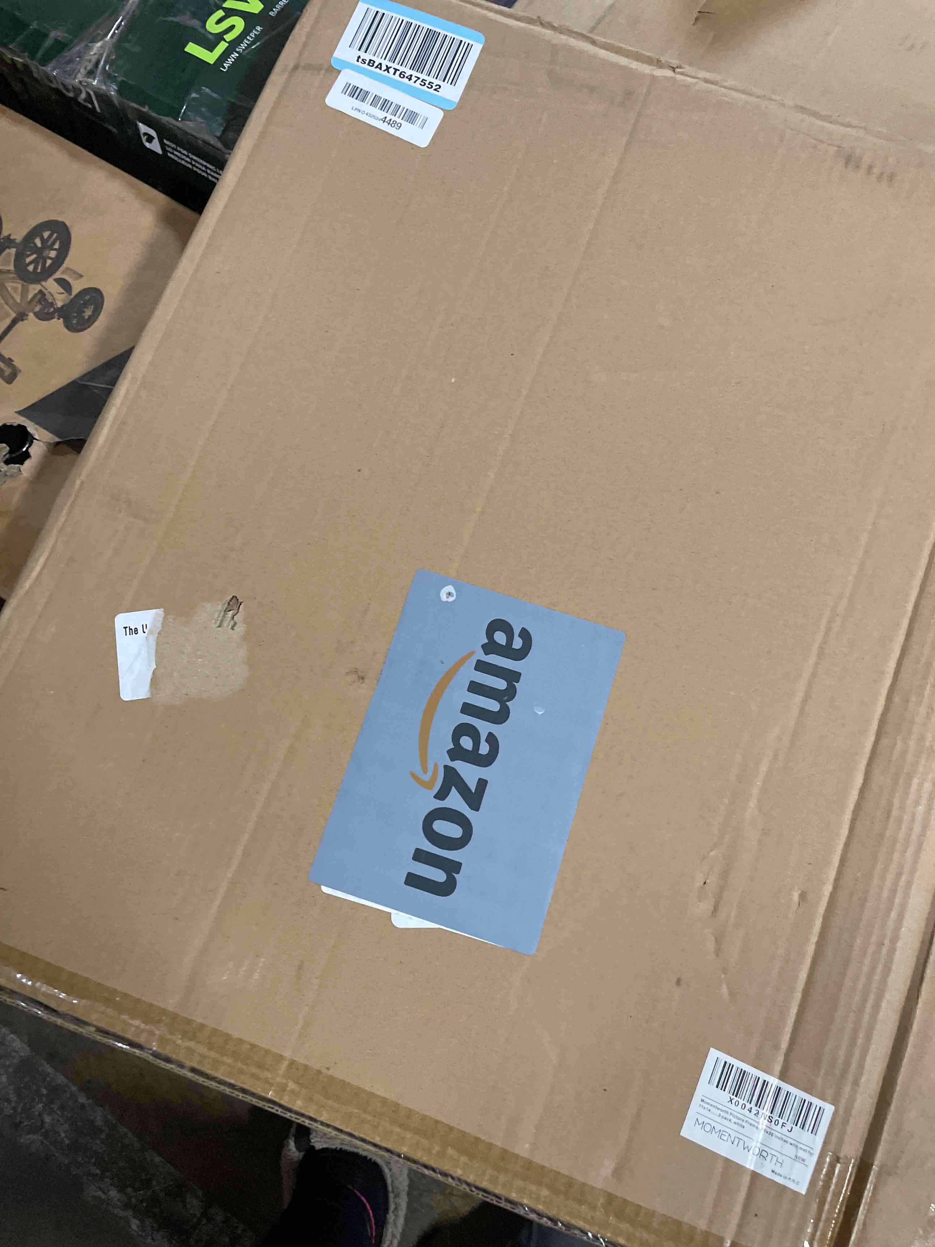 Condition photo showing New/Like New for 16x20 Picture Frame with Mat for 11x14 Set of 3, Distressed Black Wood Grain 16x20 Frames for Wall Mounting (3 Pack, Black) 16x20 - 3 pack Distressed Black