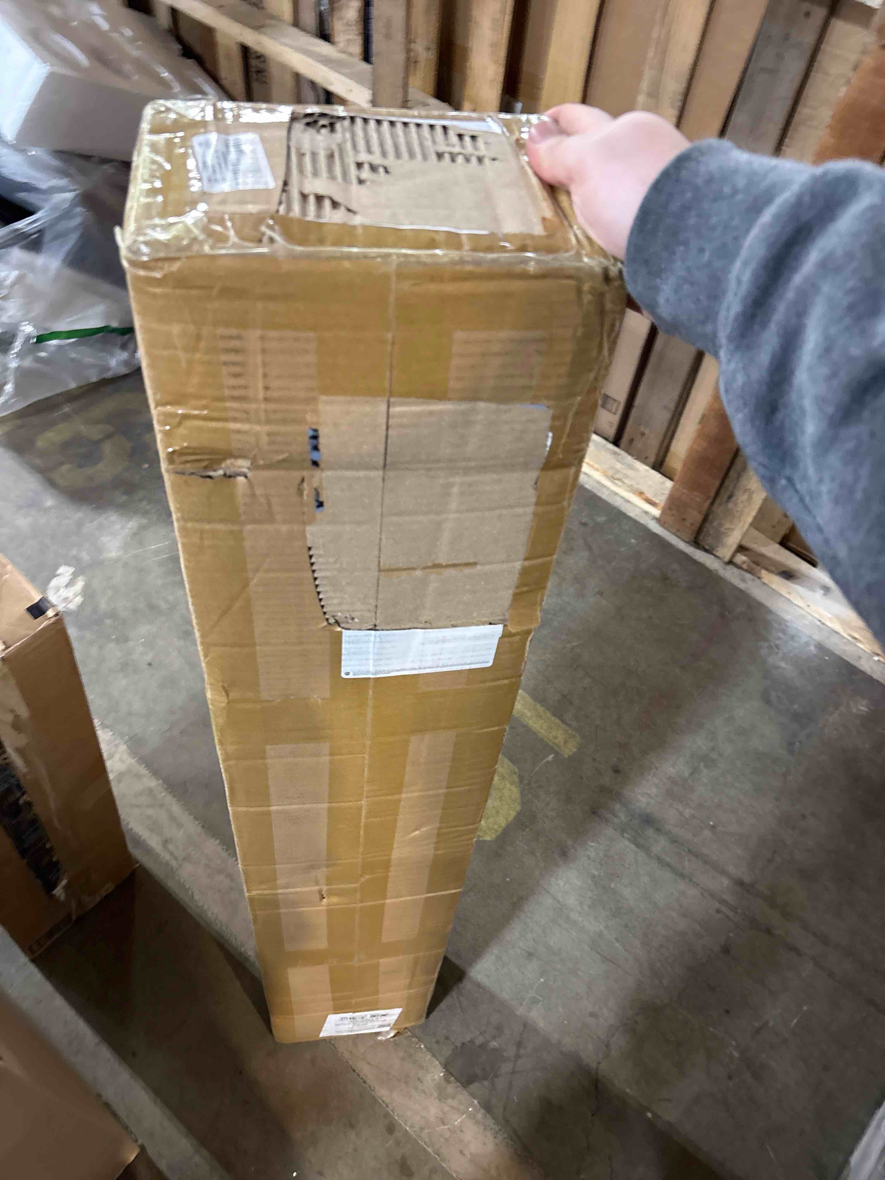 Condition photo showing New/Like New for Yutianli 6-Pack Slat Wall Panel 3D WPC Grille for Walls Oak Textured Wood Plastic Composite Panel Wood Strip Texture 3D Wall Panels