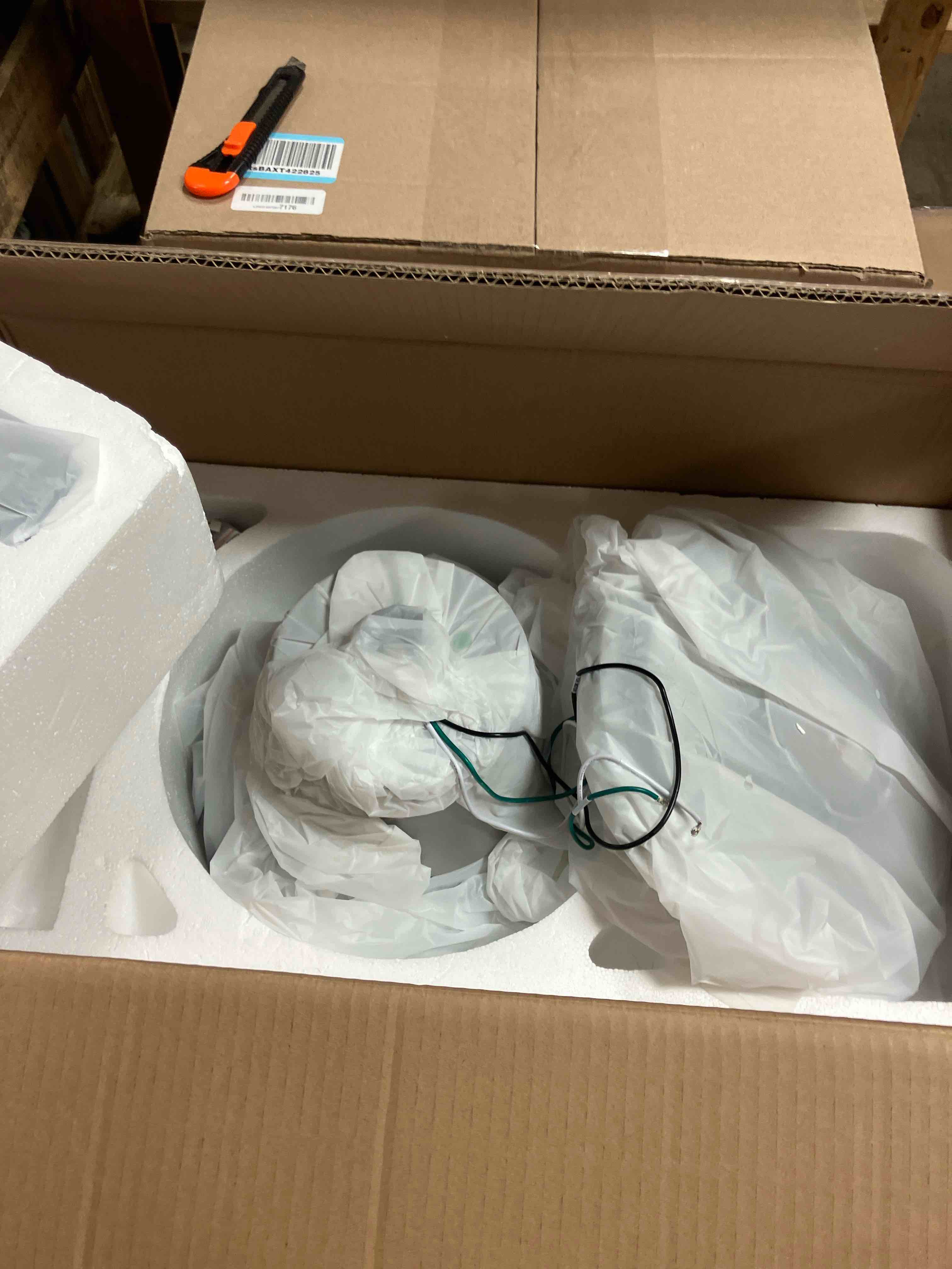 Condition photo showing Good Condition for Dreo Ceiling Fans with Lights and Remote, 52 Inch, 6 Speeds, 5 Color Tones Dimmable LED, Quiet Reversible DC Motor, 8H Timer, Silver Ceiling Fan for Bedroom, Living Room, Easy to Install