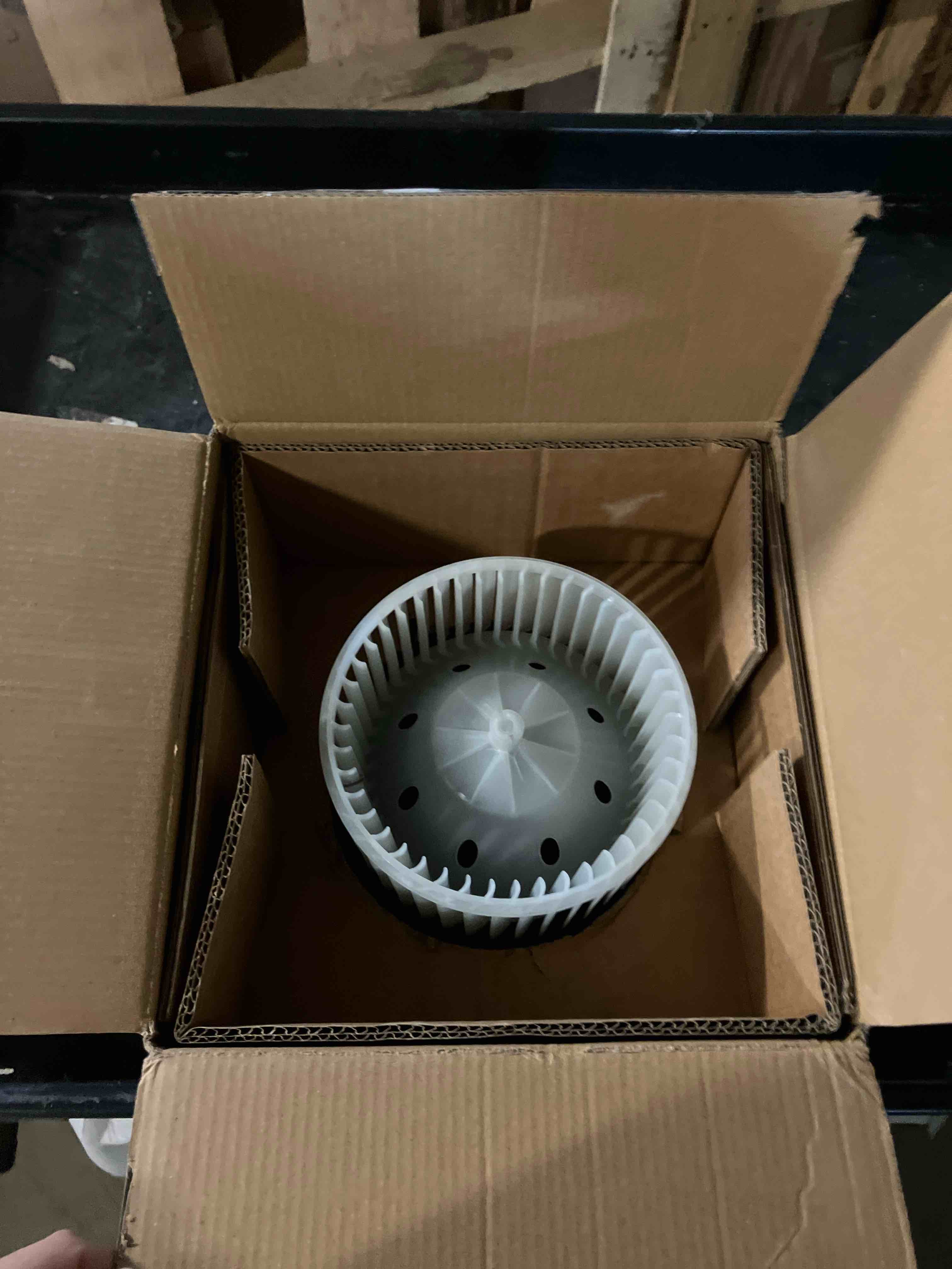 Condition photo showing New/Like New for 700236 AC Blower Motor Fan HVAC Heater Blower Motor Compatible with Chevrolet for Silverado 1500 2500HD 3500HD 2007-2010, for Traverse 2009-2012, for Acadia for Sierra 1500 for Outlook