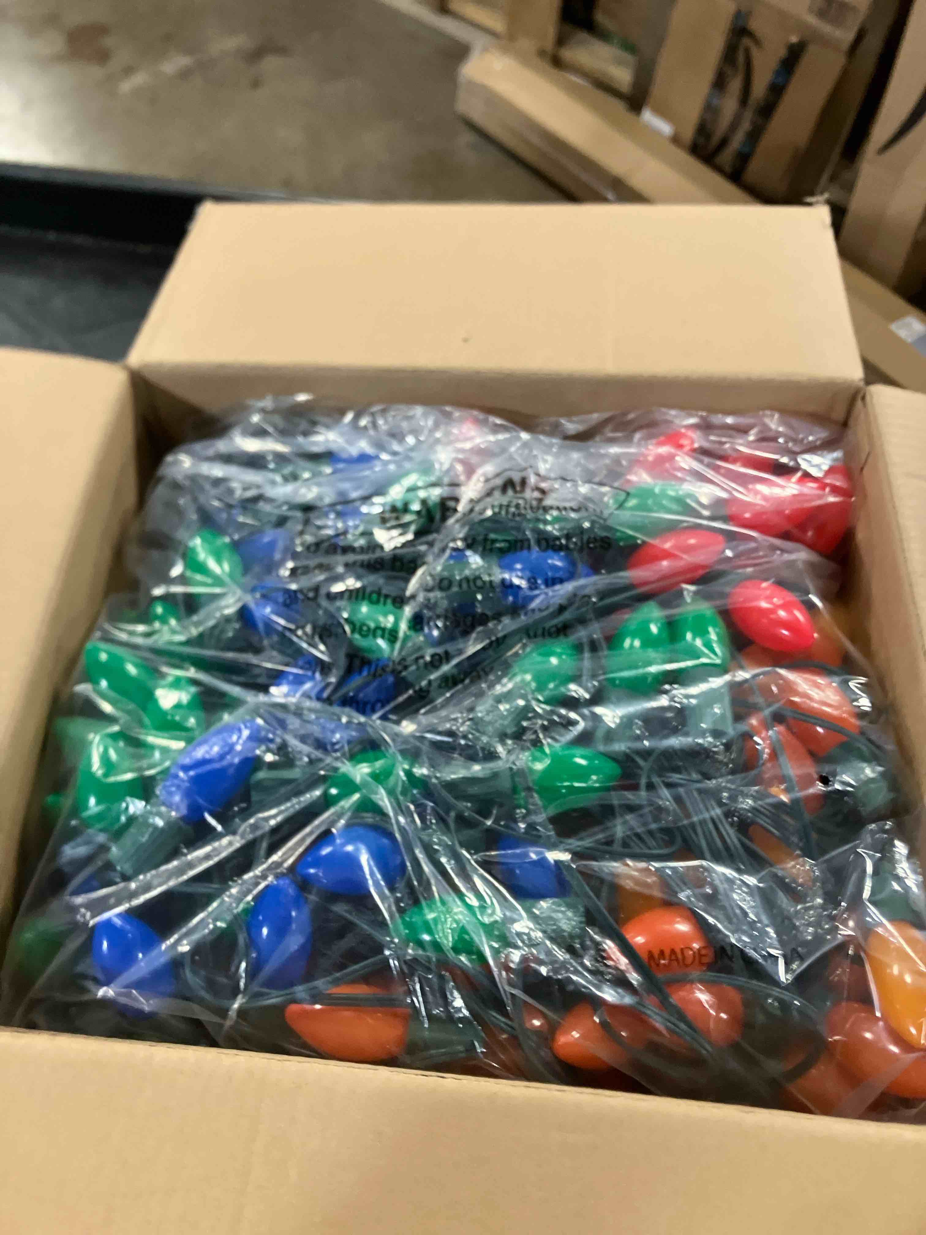 Condition photo showing Good Condition for C9 Multicolor LED Christmas Light 25Ft Outdoor String Lights with 26 Plastic LED Bulbs(1 Spare), Connectable Vintage Christmas String Lights for Holiday Wedding Party Garden Home Decor, Green Wire