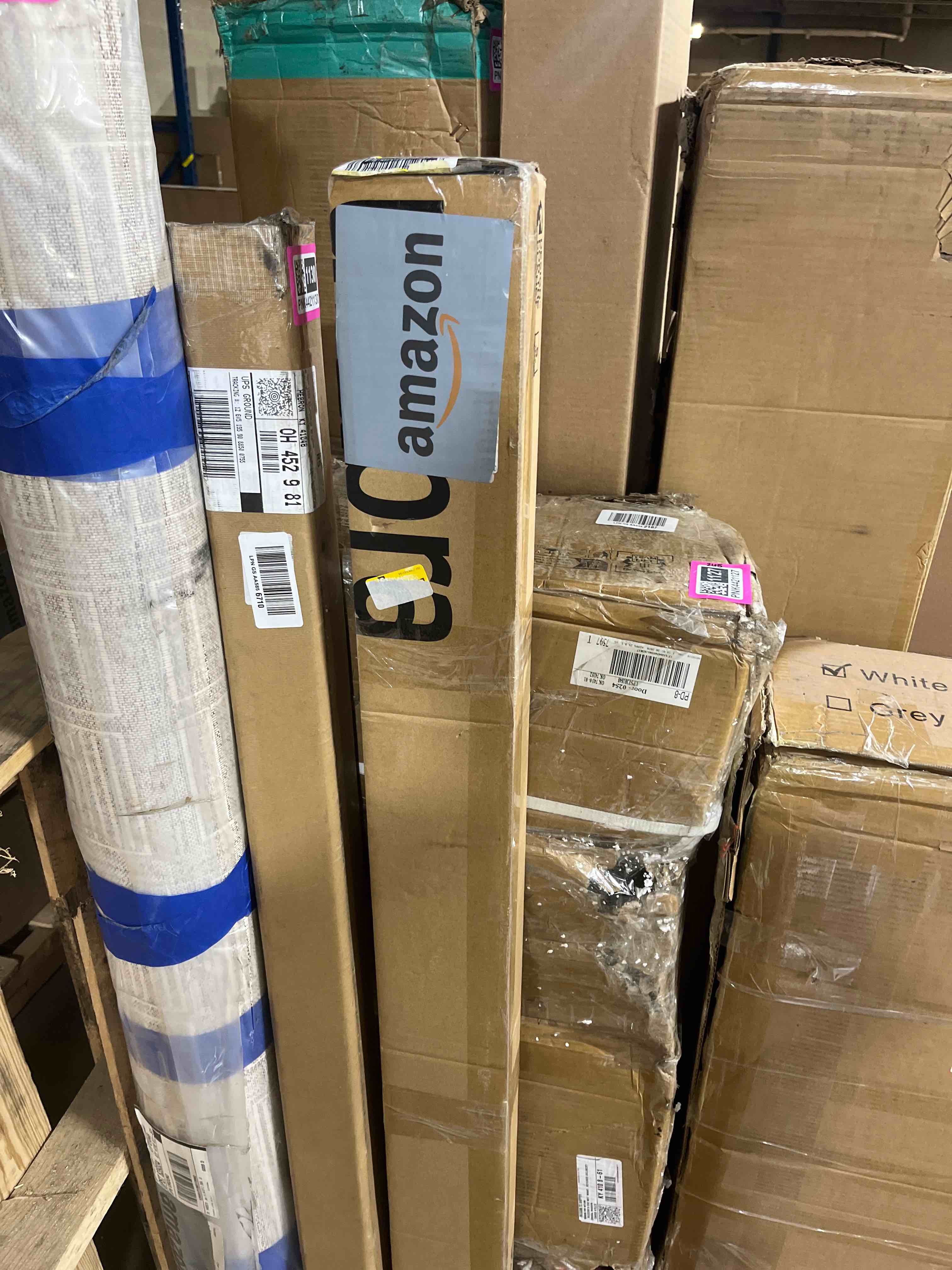 Condition photo showing New/Like New for Umbra Twilight Double Curtain Rod Set – Wrap Around Design Ideal for Blackout or Room Darkening Panels, 66 to 144 Inches, Black