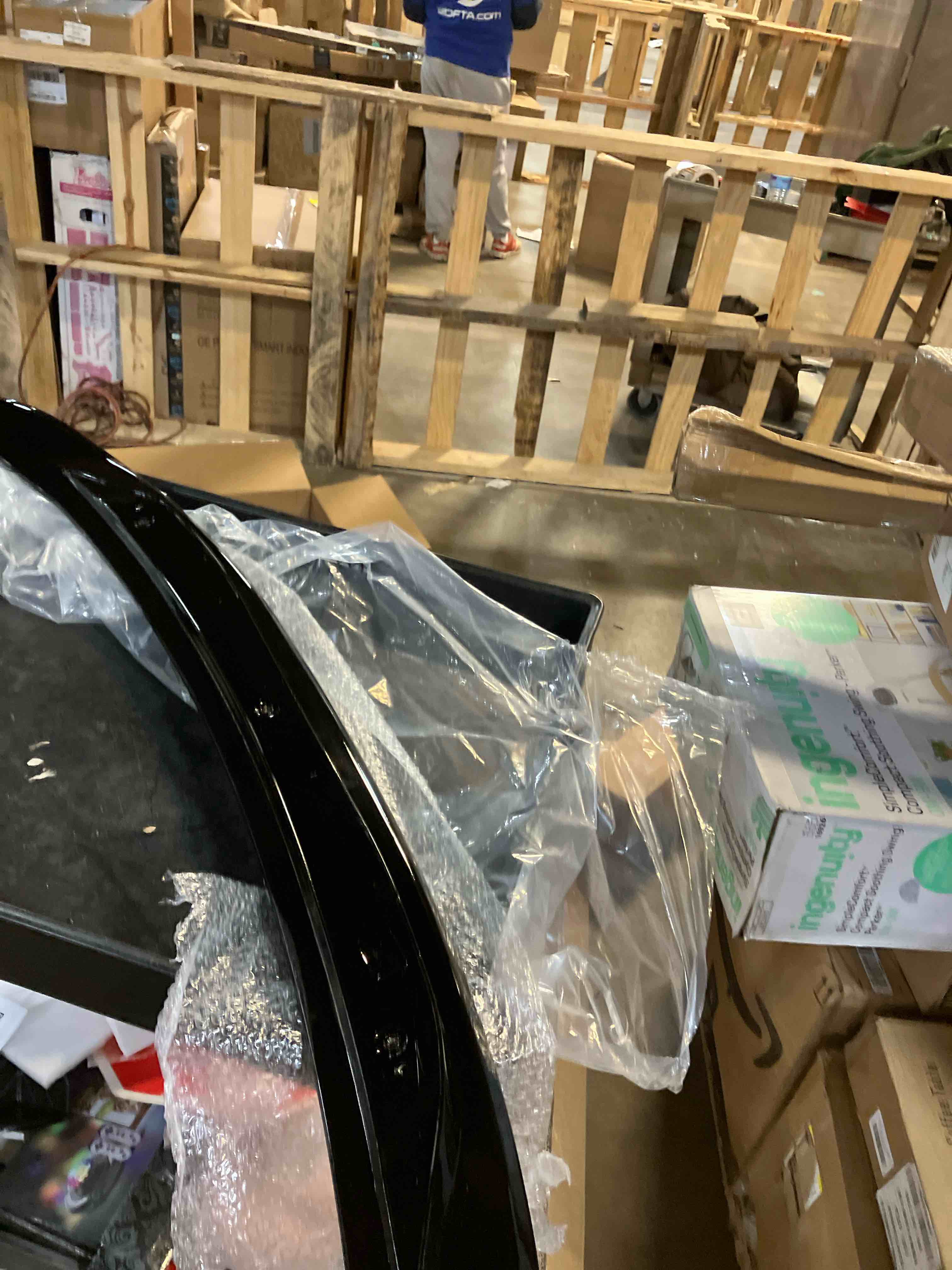 Condition photo showing New/Like New for for Benz for C180 for C200 for C250 for C300 for C400 for C43 for C450 for C63 S & W205 4-Door Psm Style Unpainted Rear Trunk Spoiler ABS FZ-9-T-4666
