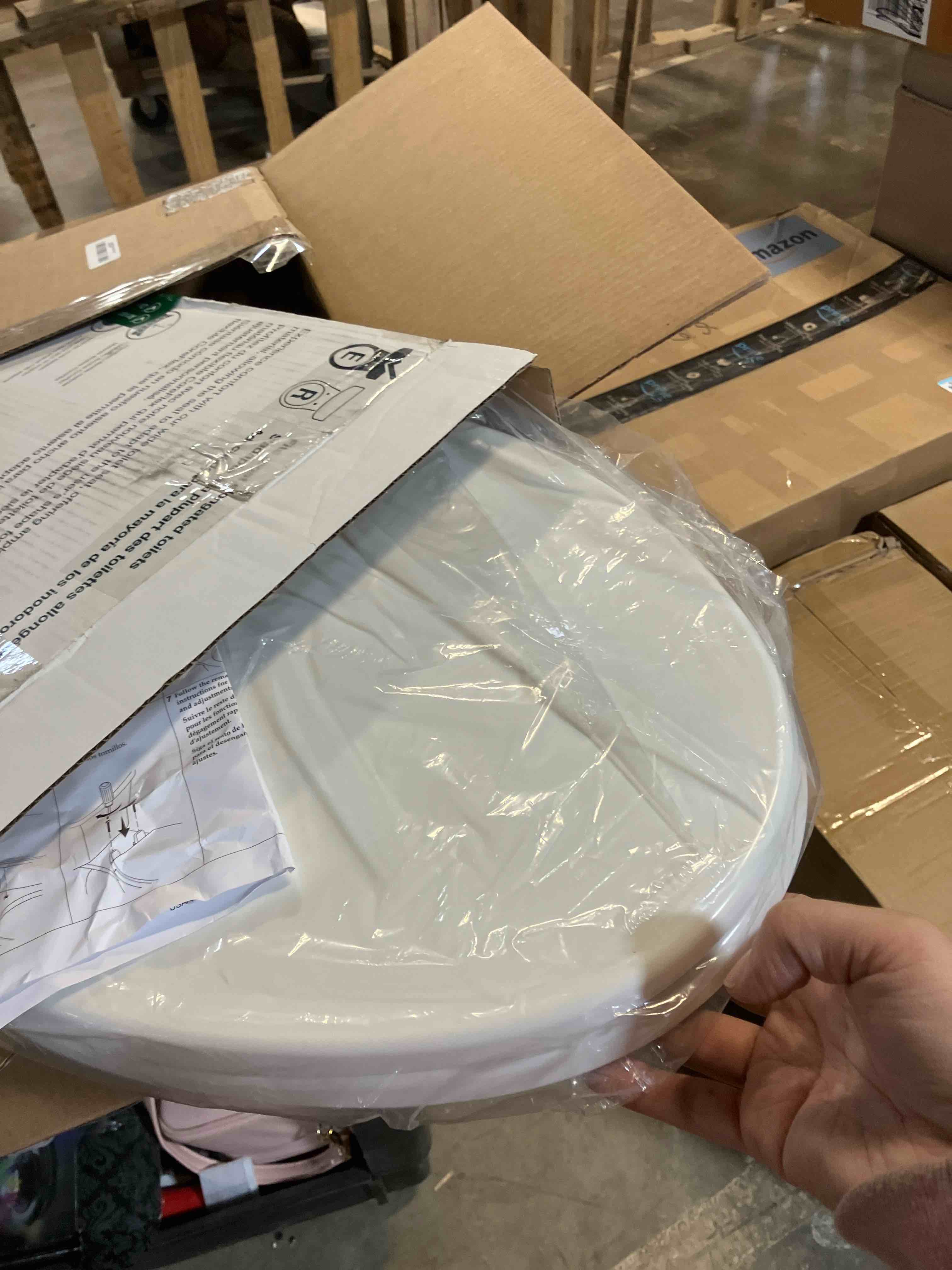 Condition photo showing New/Like New for KOHLER 57777-WCF-0 Cymbal ReadyLatch Quiet-Close Soft Close Toilet Seat Elongated, Flexible CoreFlex Material, Wider Toilet Seat Surface, Home Essentials, White White Elongated