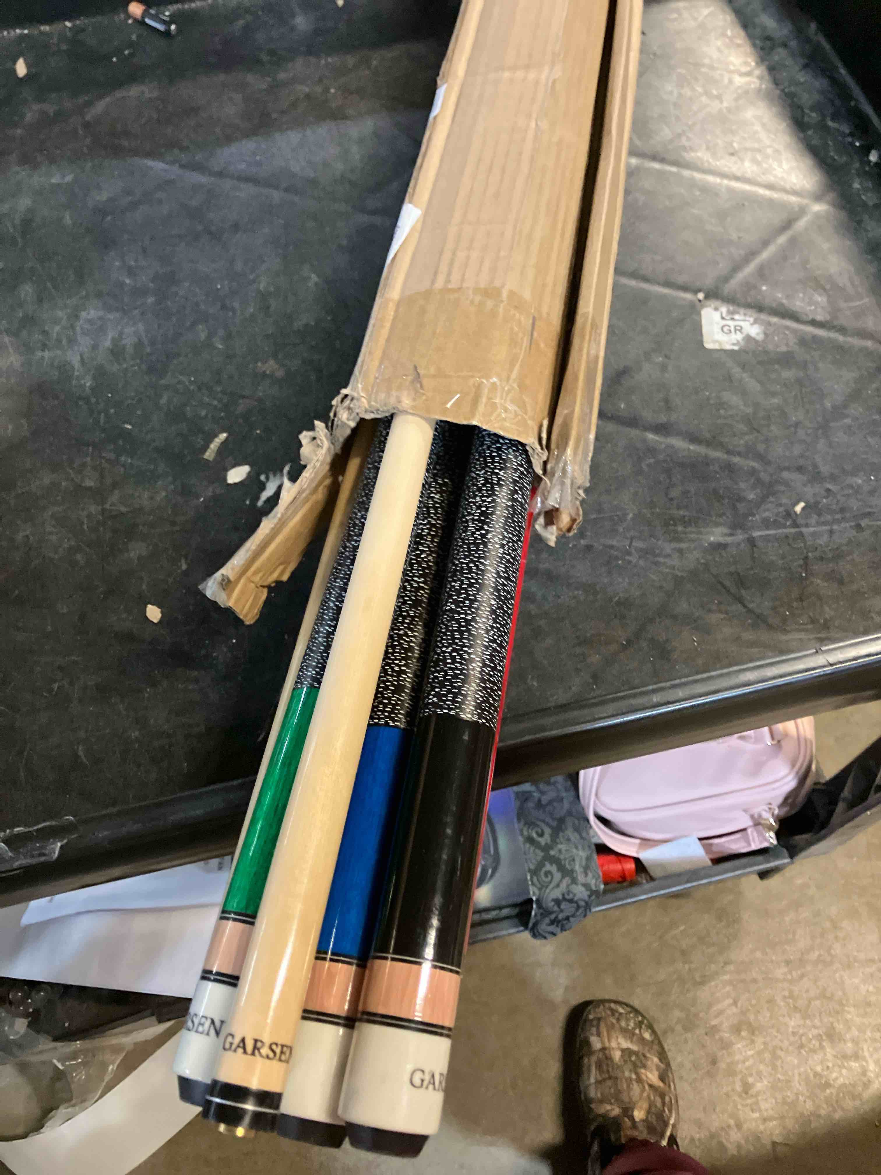 Condition photo showing New/Like New for GARSEN Pool Cue Stick 58 inch 18 oz 19 oz 20 oz 21 oz Billiard House Bar Pool Stick Set of 4 colors