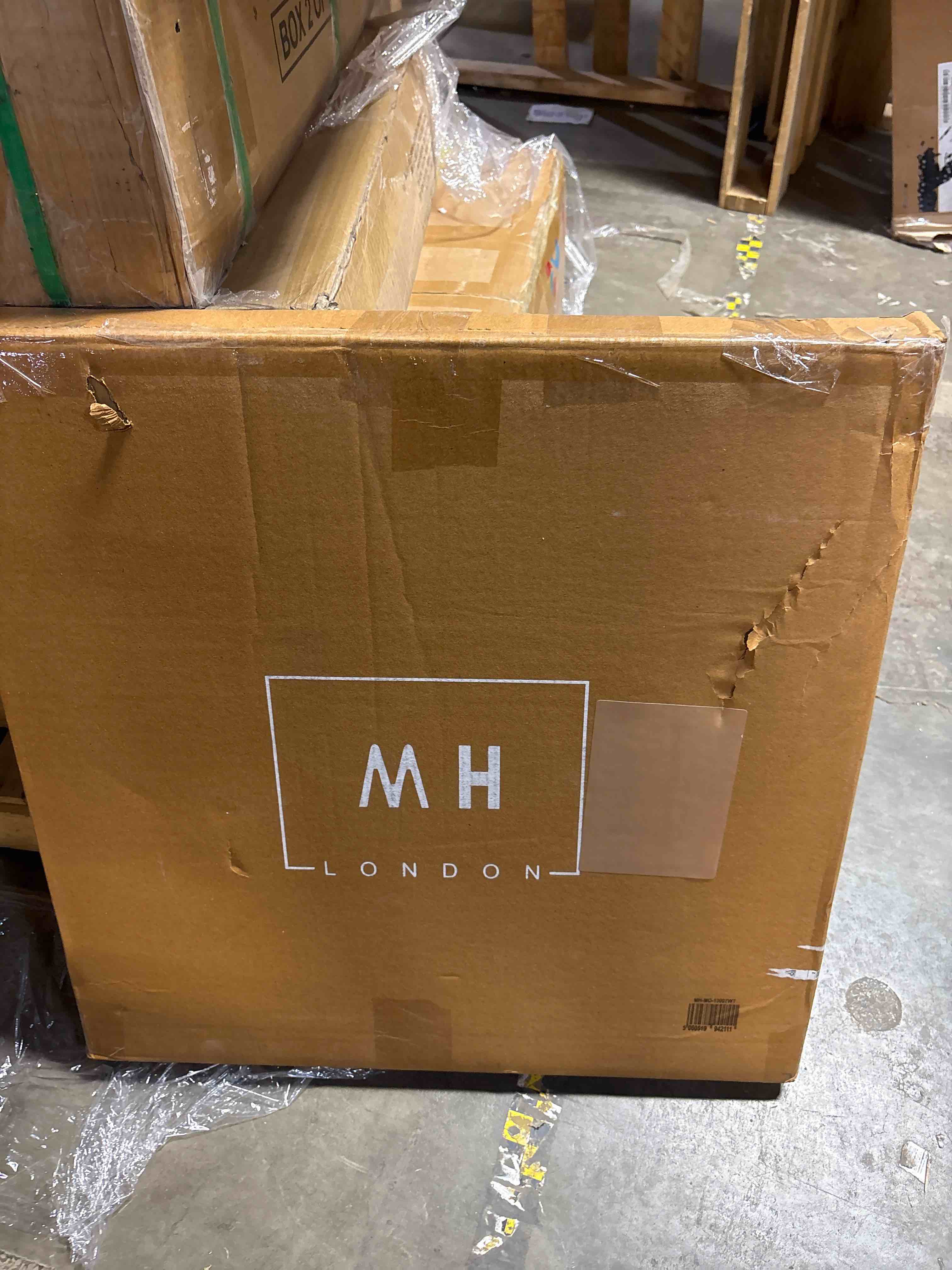 Condition photo showing New/Like New for MH London Charles Wall Medallion - Large Wood Wall Art, Exclusively Designed, Hand Carved, Contemporary White Design for Living Room, Bedroom and Kitchen