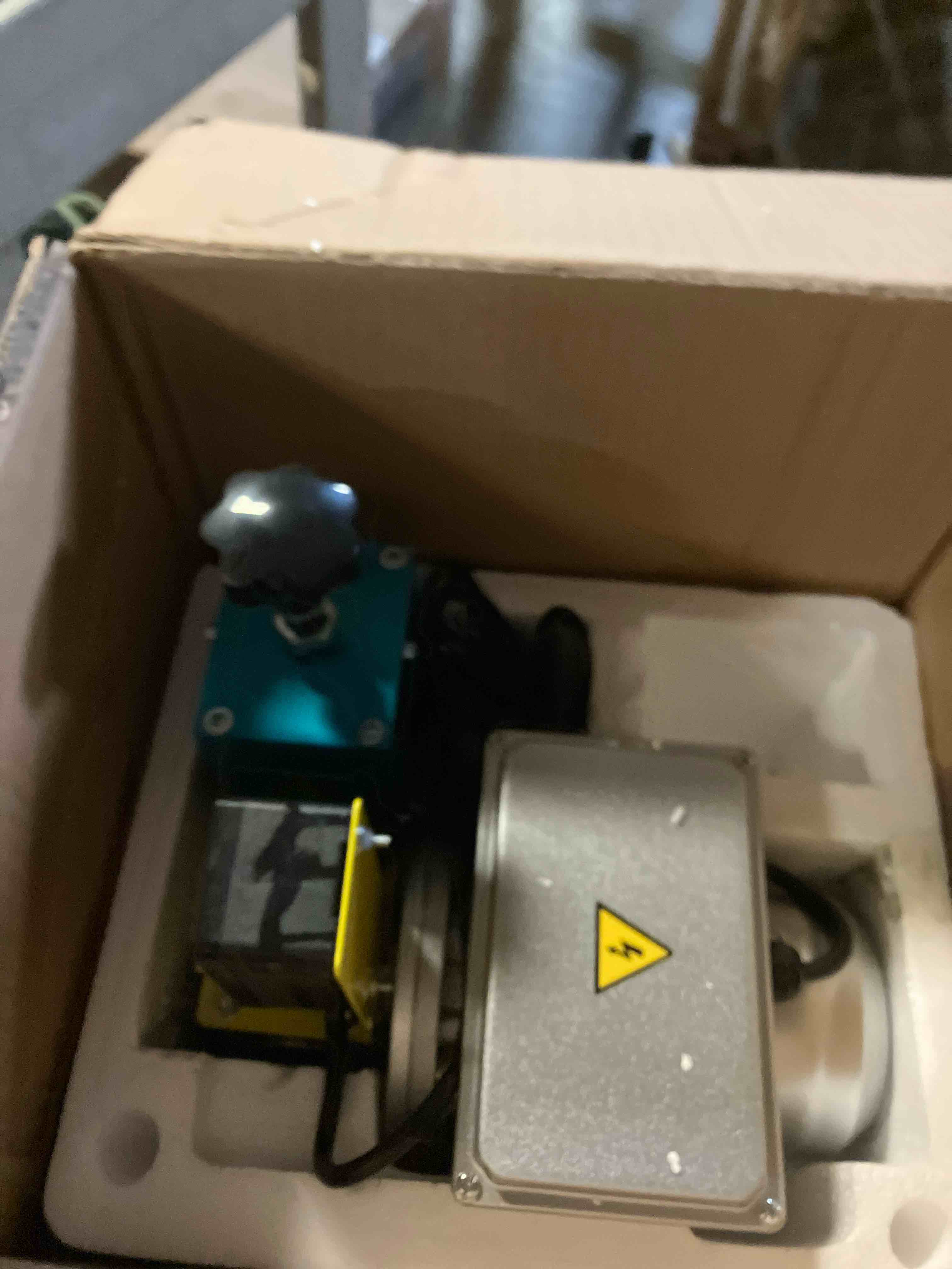 Condition photo showing Good Condition for CREWORKS Electric Wire Stripper Machine, 0.06"-1" Automatic Wire Stripping Machine, Wire Stripping Tool for 1.5-25 mm Scrap Wire, 5 Channel Copper Wire Stripper Power Tool for Leftover Cable Recycling WSMS025B2