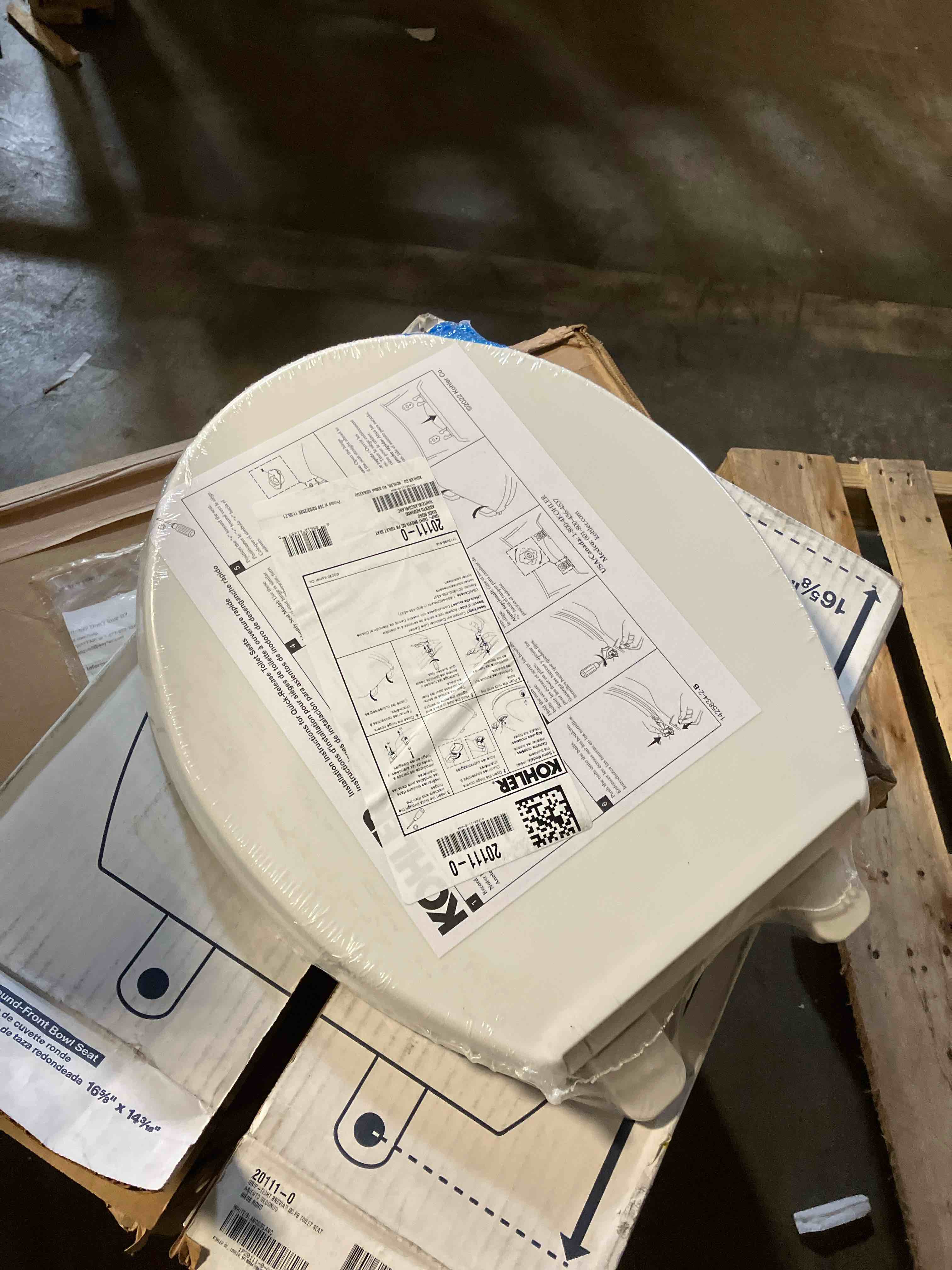 Condition photo showing New/Like New for KOHLER 20111-0 Brevia, Slow Close Toilet Seat, Round Toilet Seat, Grip-Tight Bumpers Quick-Attach Hardware, White White Round Quiet-Close