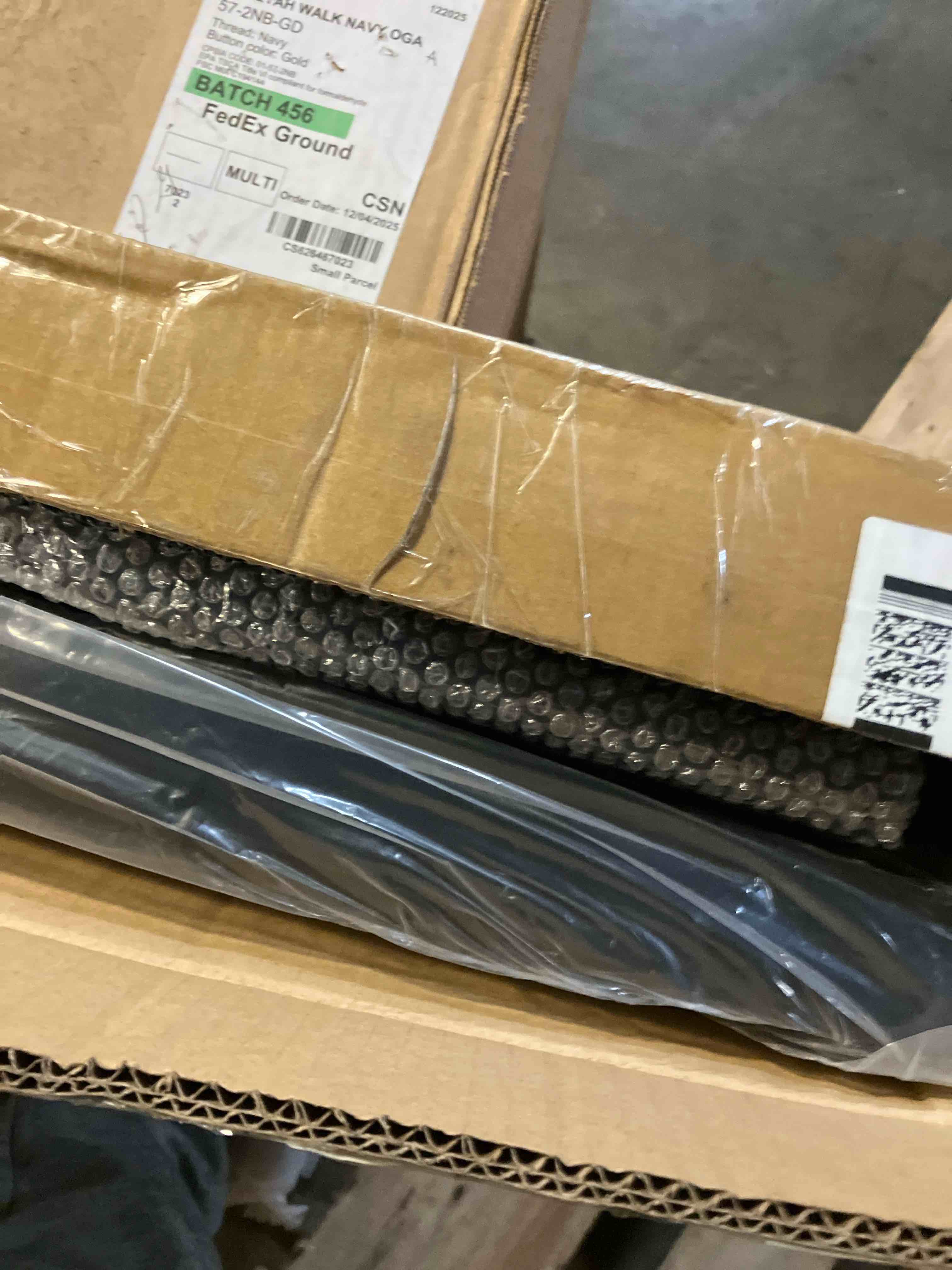 Condition photo showing New/Like New for Hand Rails for Outdoor Steps,2 Step Stair Handrail & Indoor Stair Railing Kit?Metty Metal Railings for Outdoor Steps and Hand Rails for Seniors for Porch Railing Black-Straight 2 Step