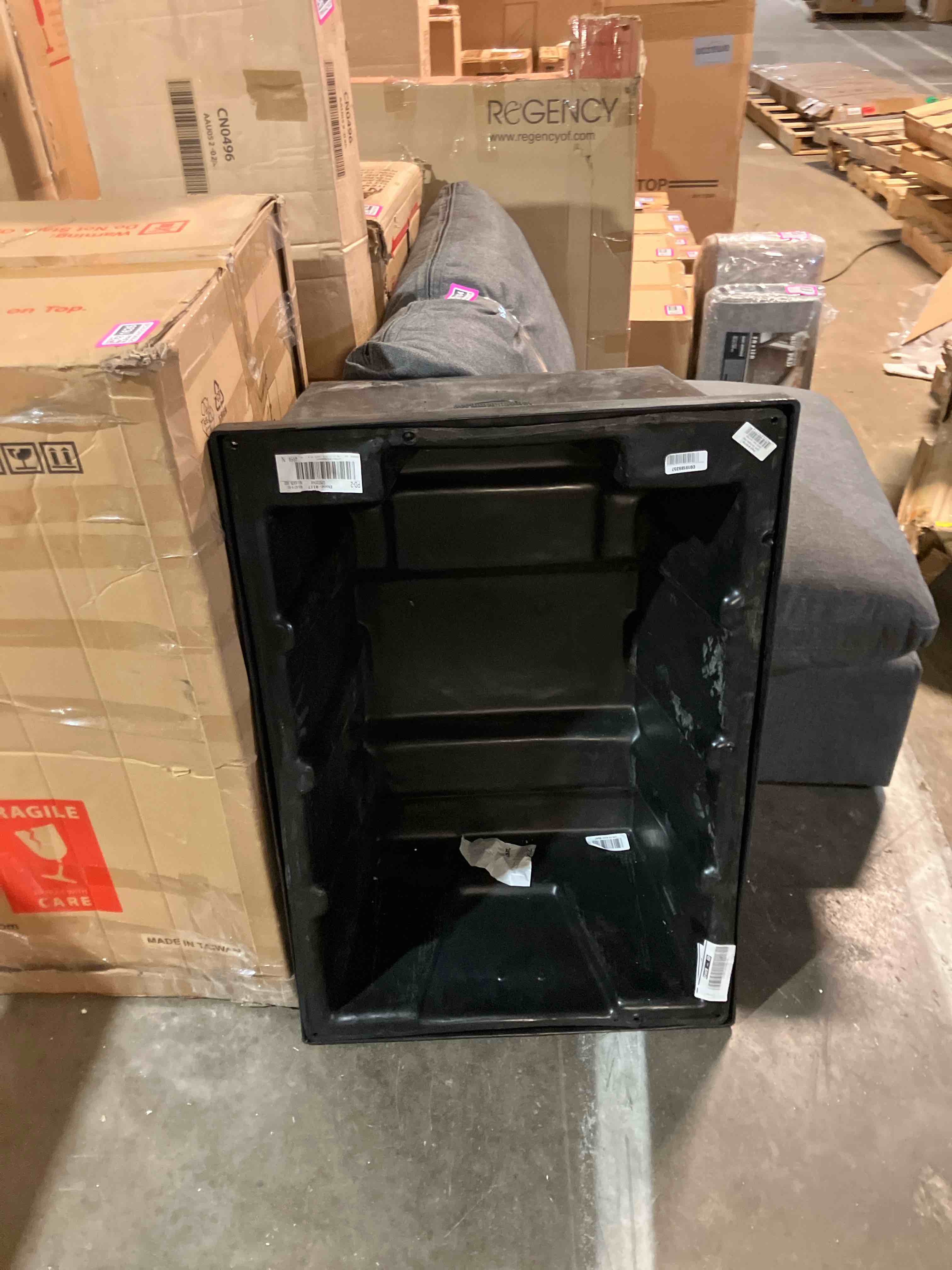 Condition photo showing Good Condition for scribner plastics 5116 v-8 small block engine with injectors sprint car engine shipping container (used)