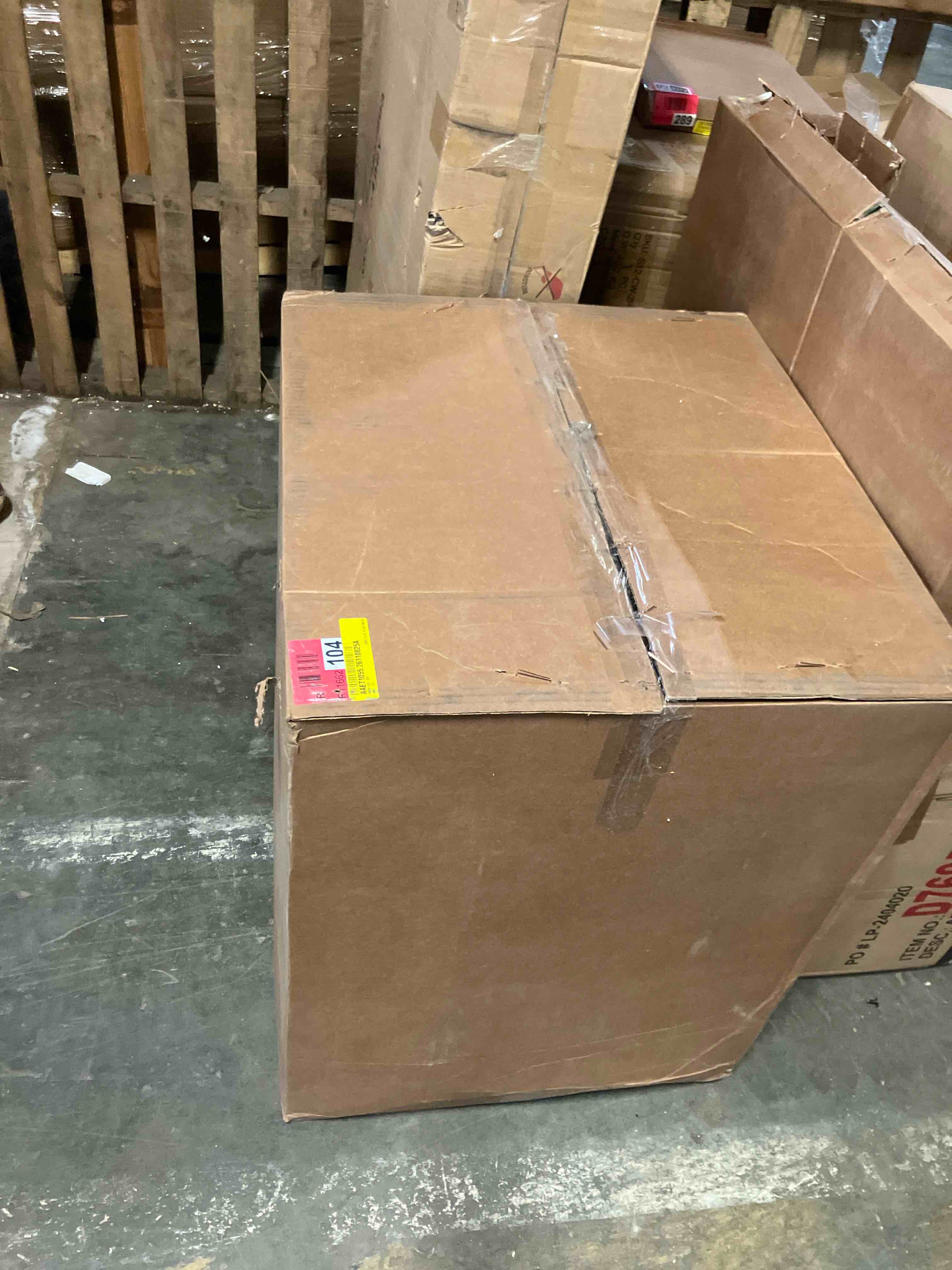 Condition photo showing New/Like New for jezebel 19'' h side chair birch lane upholstery