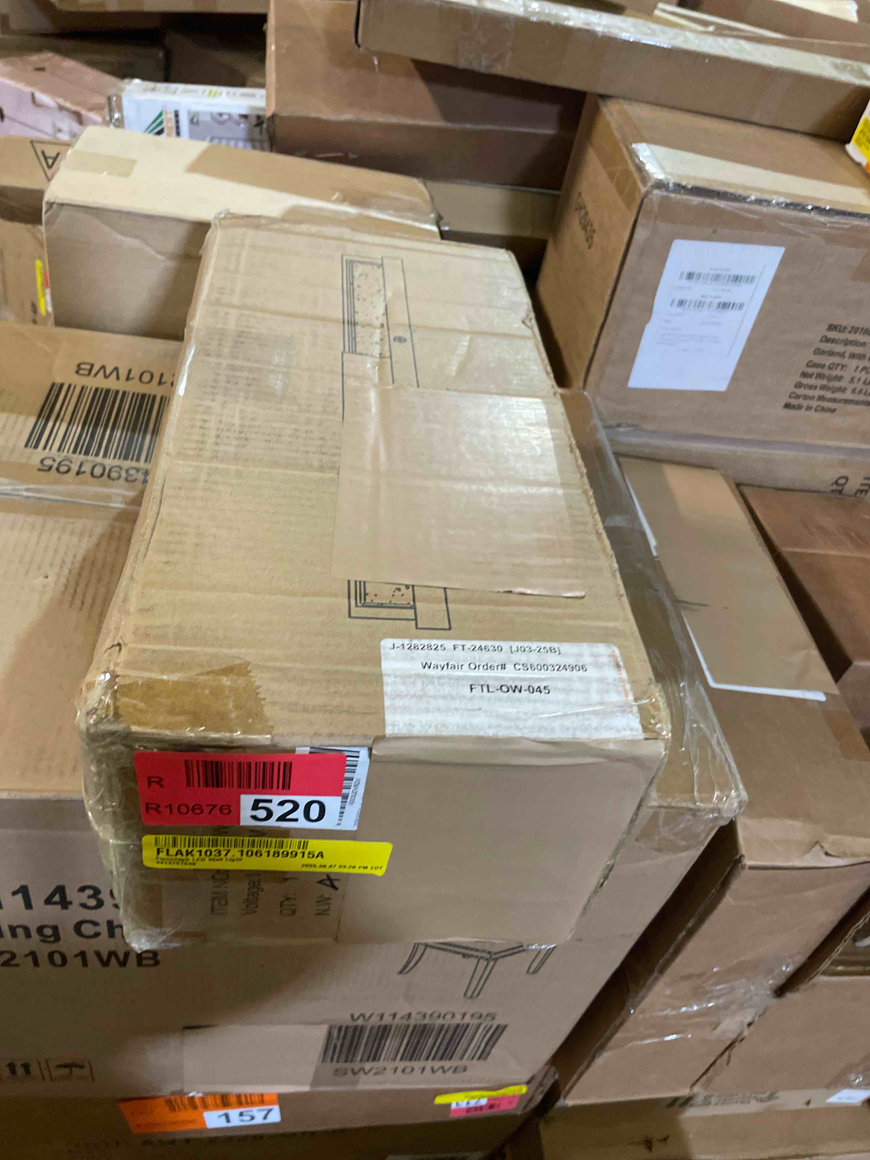 Condition photo showing Good Condition for fionnlagh led wall light