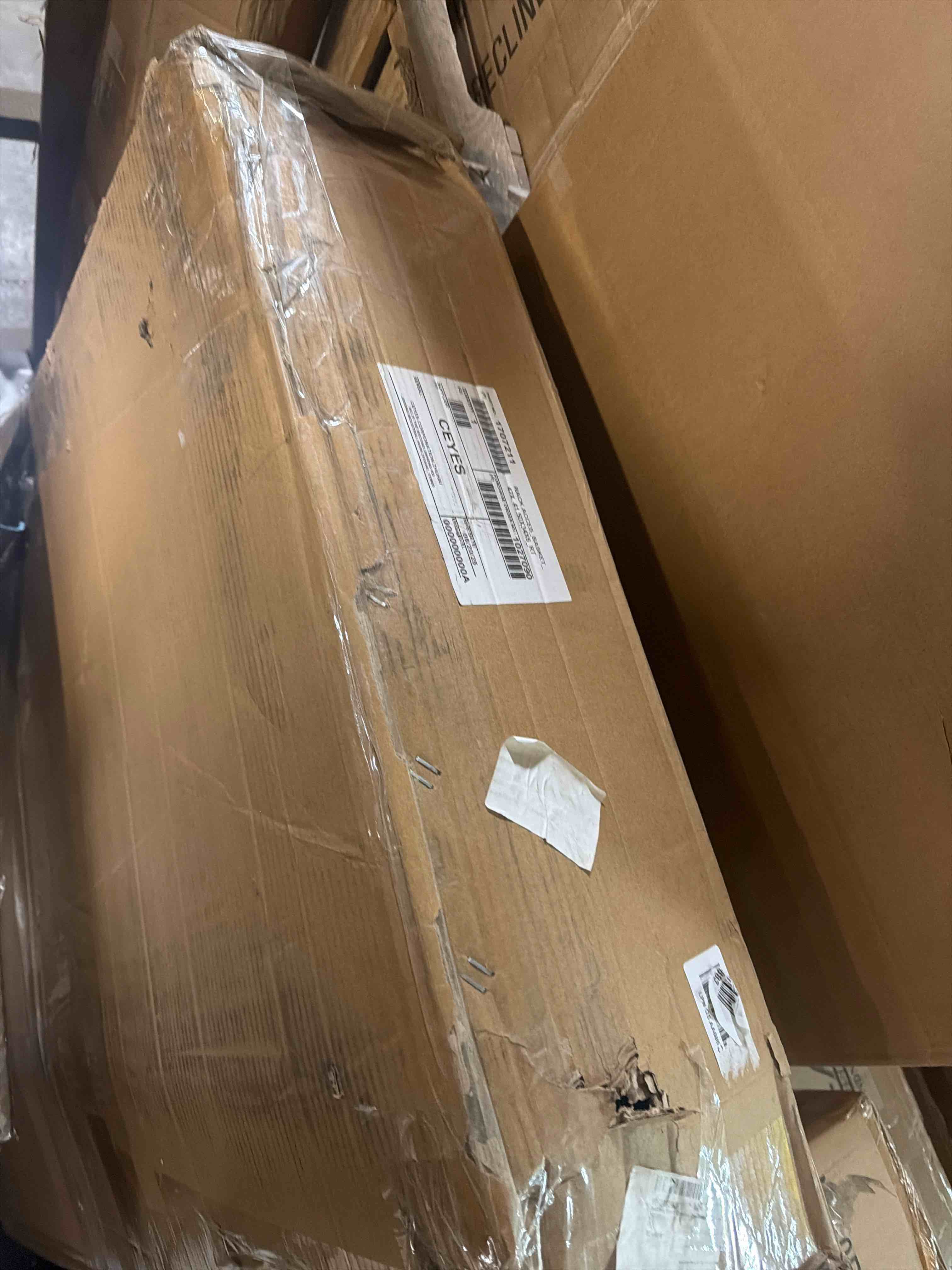 Condition photo showing Good Condition for realtruck elevate standard cargo basket | 1707211