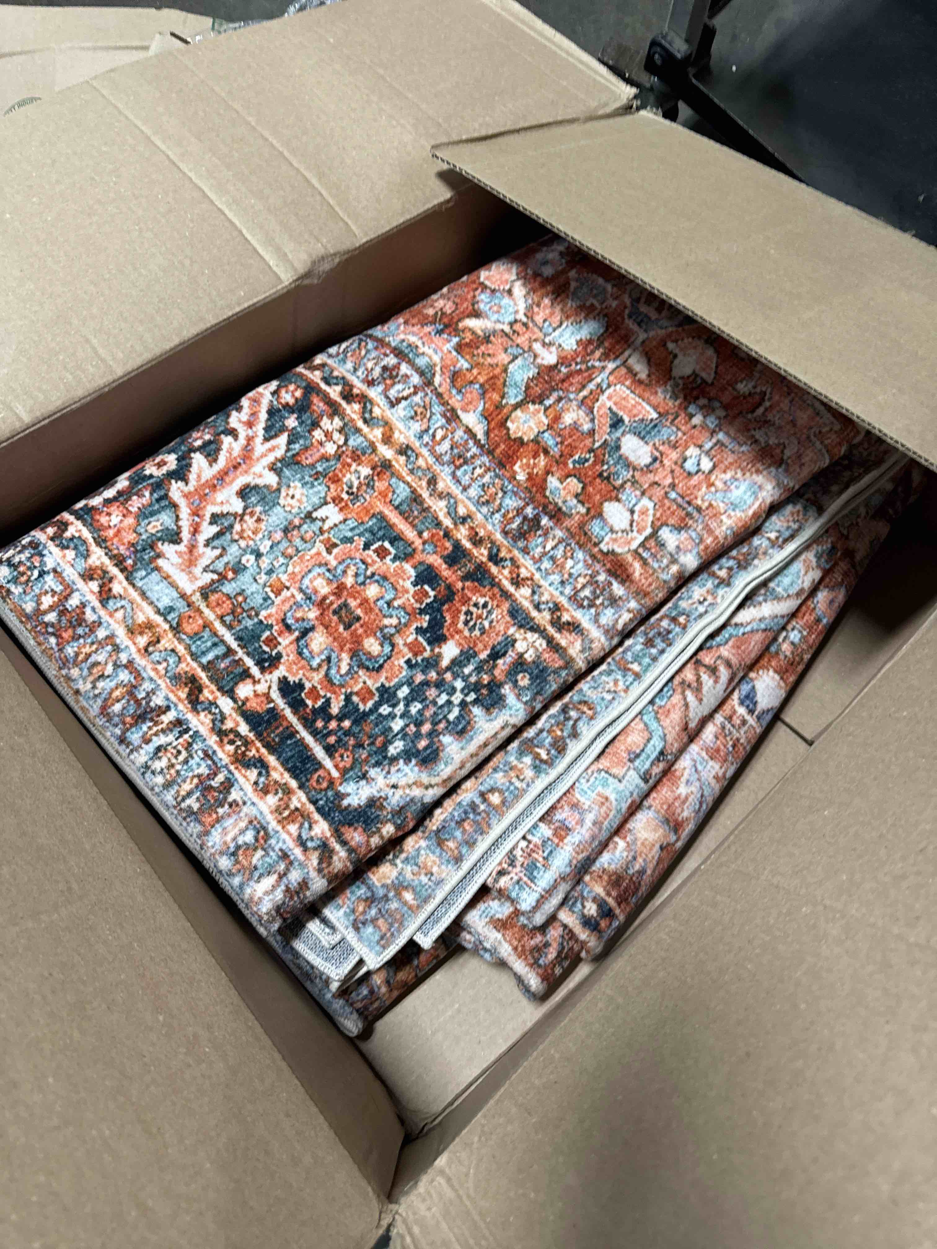 Condition photo showing New/Like New for rugshop non-slip washable distressed traditional area rug multi 8' x 10'