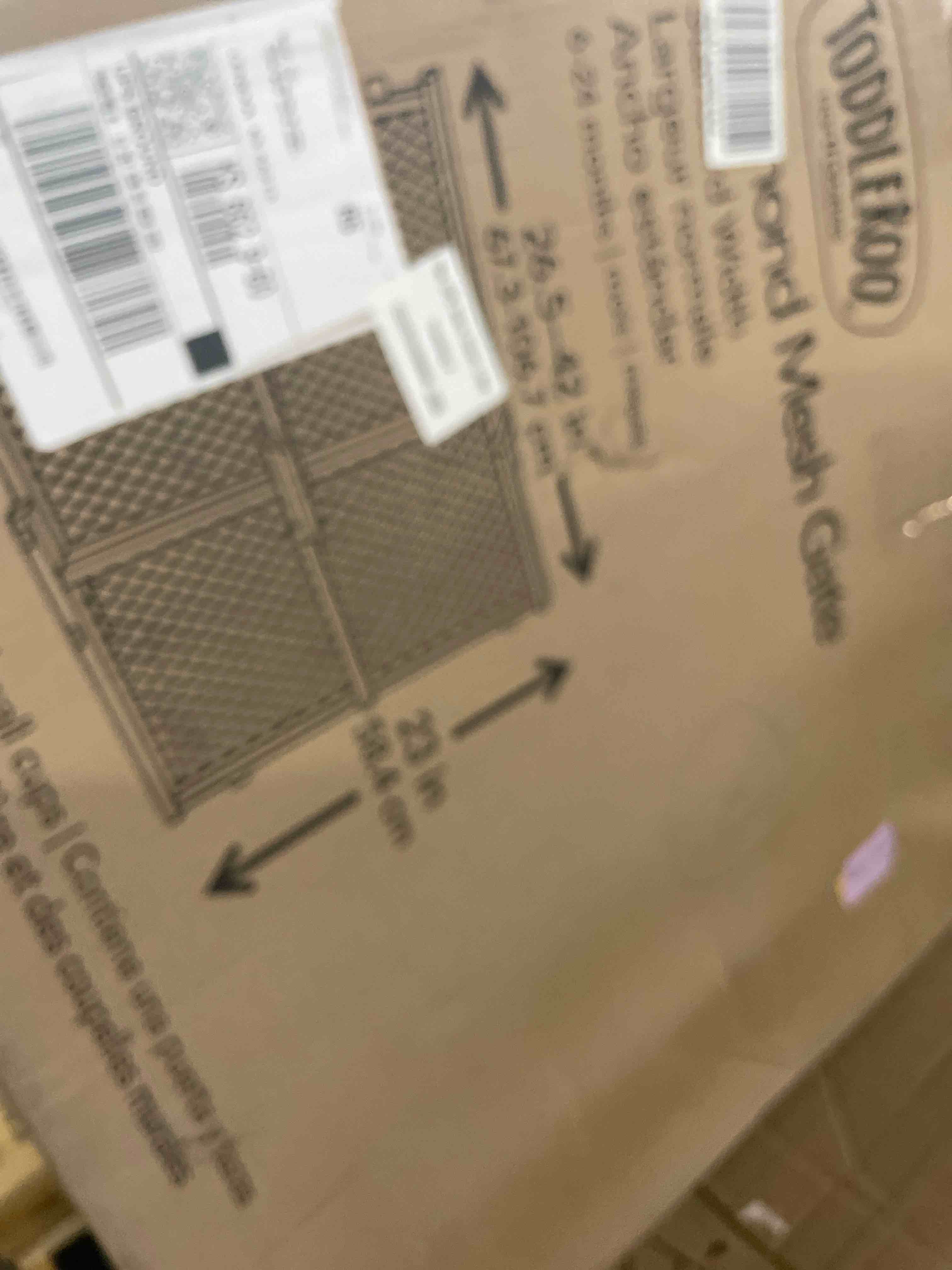 Condition photo showing New/Like New for north states easy adjust diamond mesh pet gate white wood 26.5 - 42 x 23