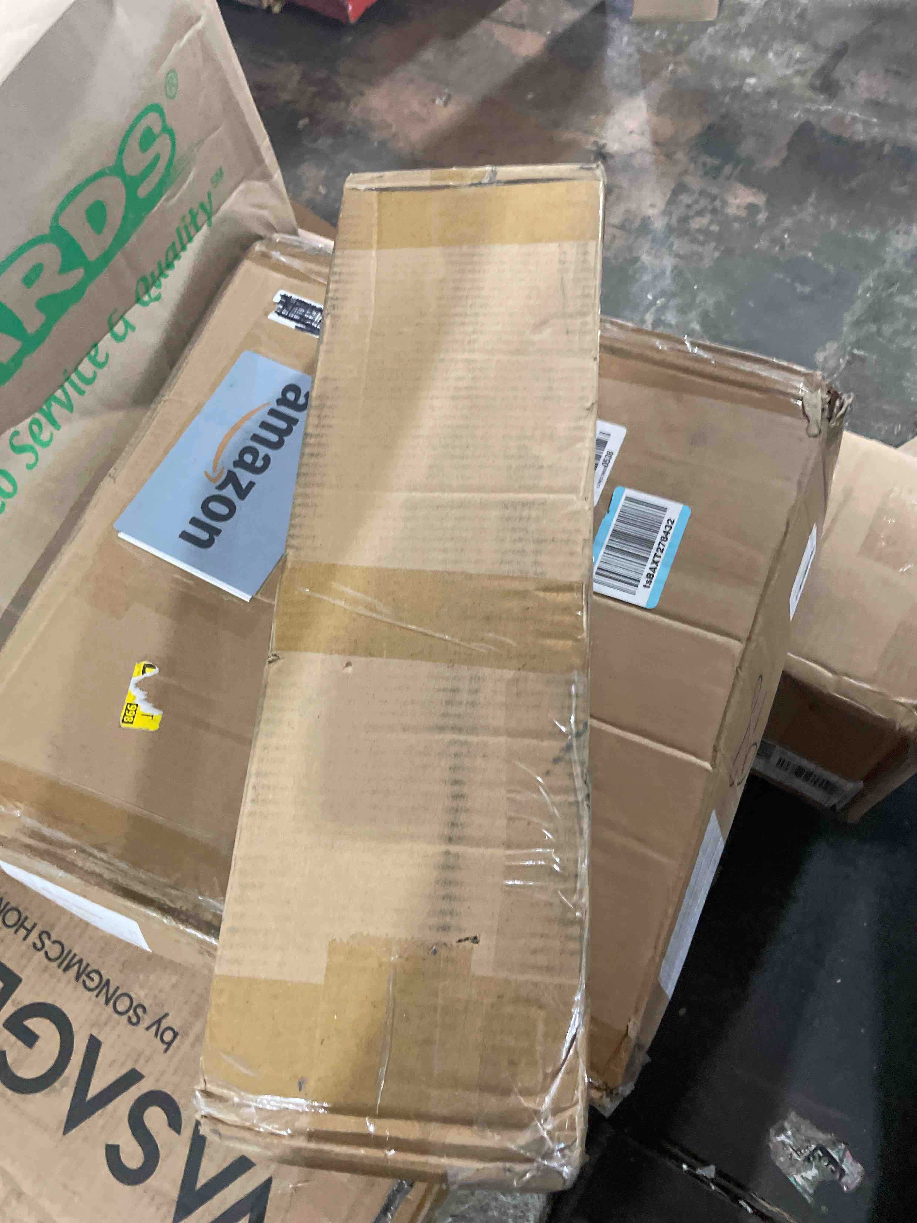 Condition photo showing Good Condition for colingmill 12 set accent wall molding kit premade wainscoting panels wall molding peel and stick panel white pre cut trim for walls picture frame molding for home decoration(20 x 20 inch) 12 20 x 20 inch