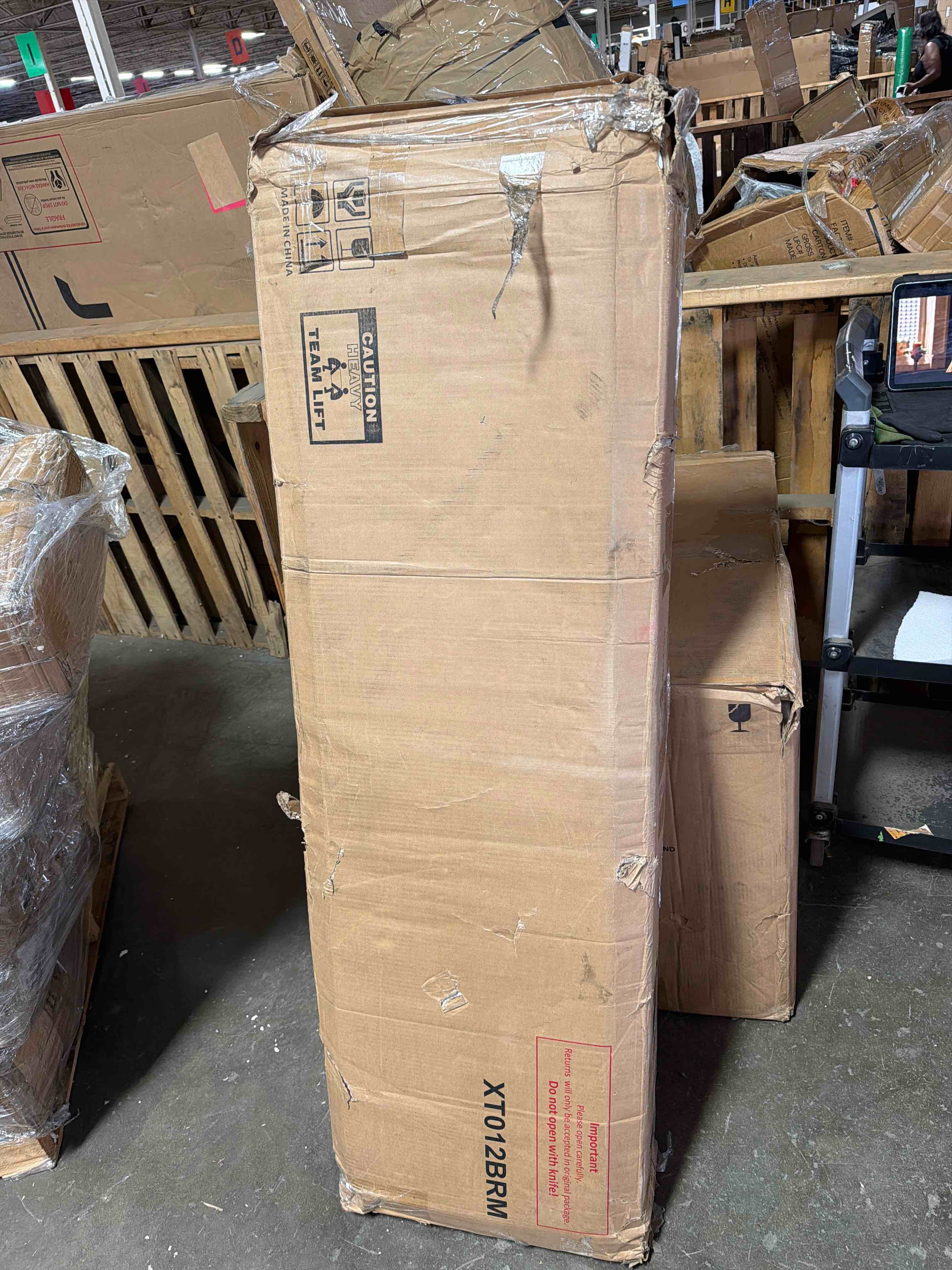 Condition photo showing Good Condition for yeshomy dresser for bedroom with 6 drawers, 47.2" modern chest of drawers, wooden dressers, tv stand for living room,closet, hallway (black)