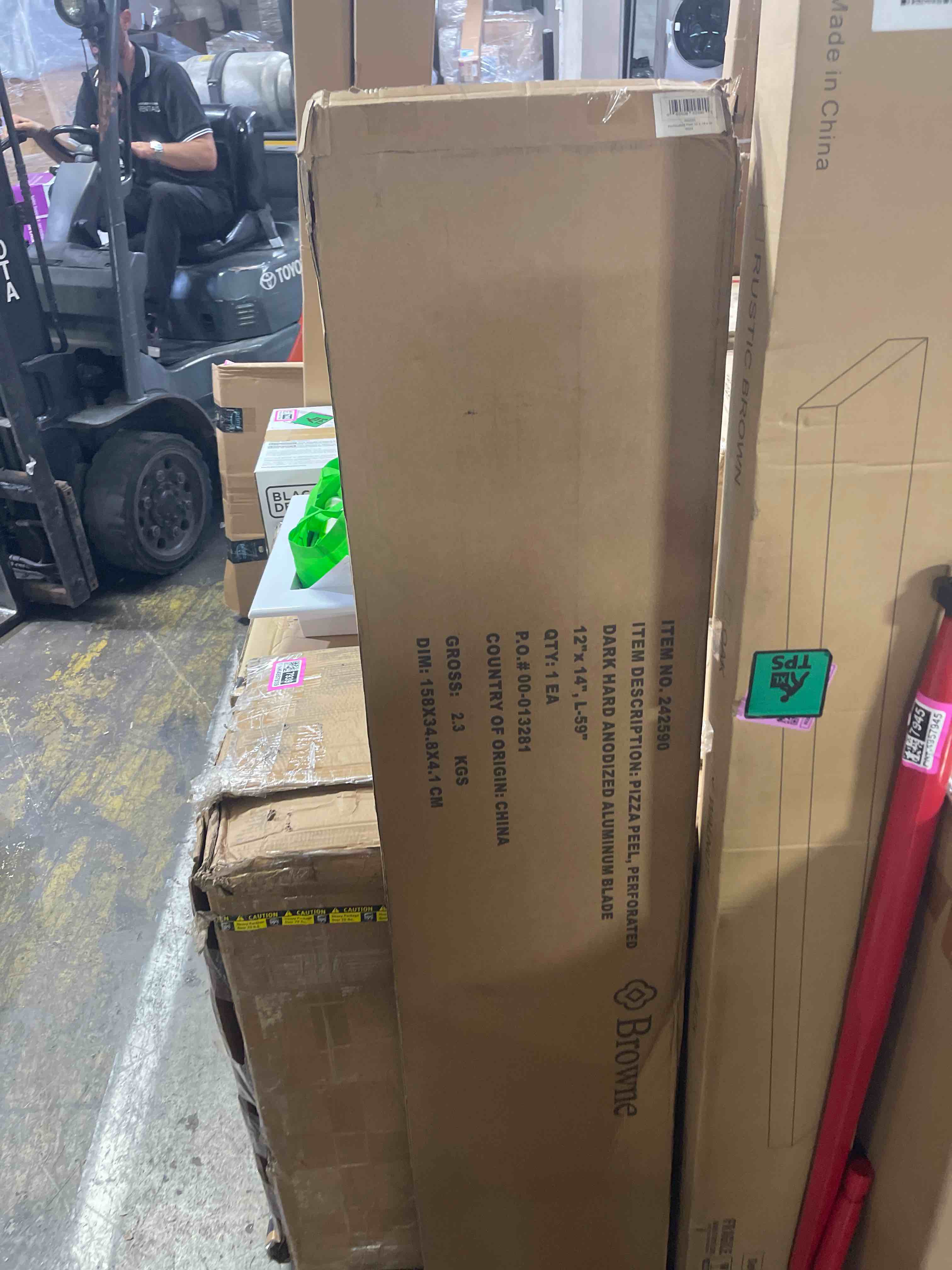 Condition photo showing New/Like New for browne - pizza peel - perforated dark hard anodized blade - l - aluminum | 16 x 18 in / 40.6 x 45.7 cm / 59 in / 149.9 cm