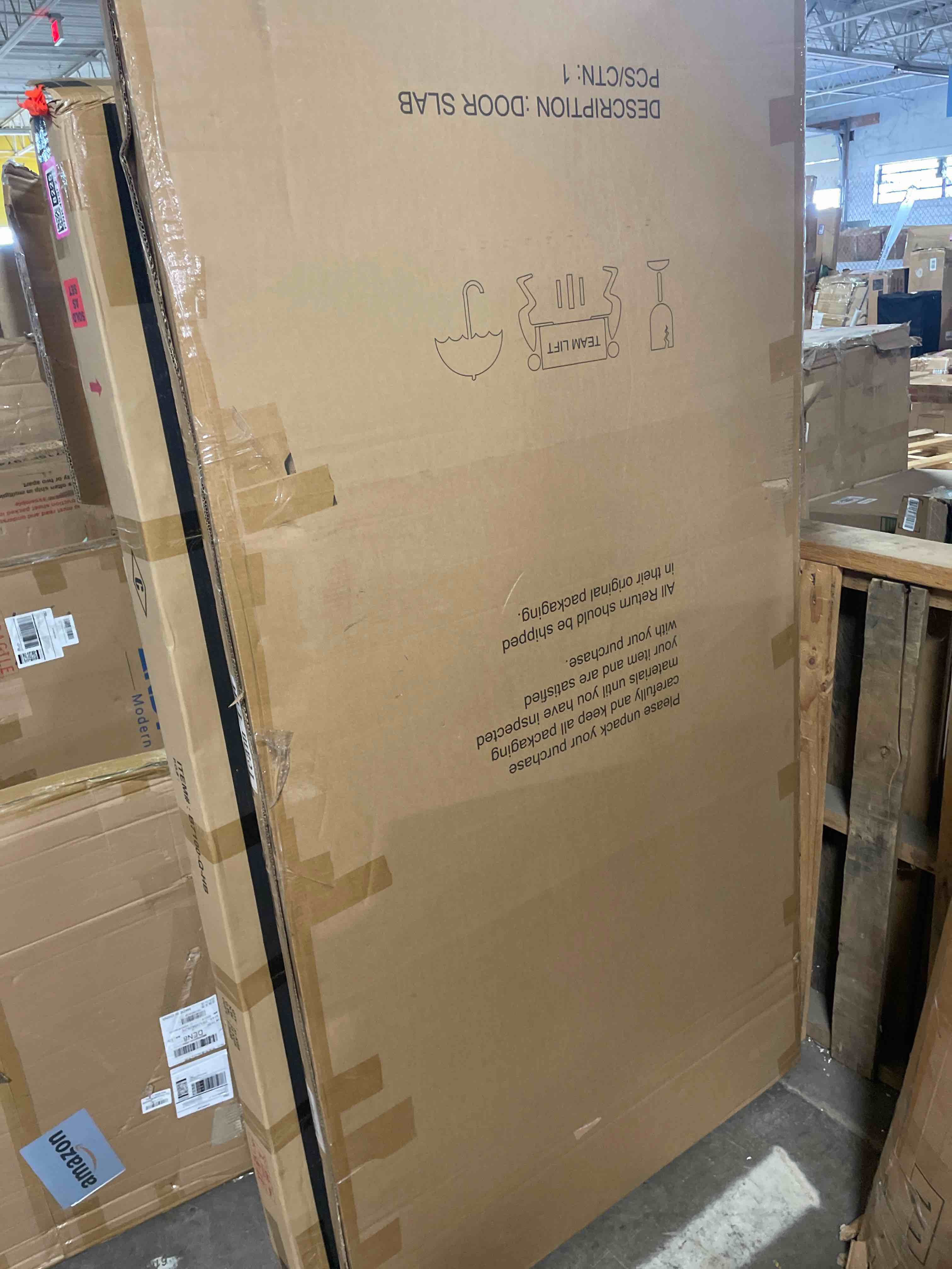 Condition photo showing New/Like New for letluck 24"x 80" 3-panel interior slab door, paintable solid core composite wood interior door panel, suitable for kitchens, bedrooms, closets, bathrooms and pantries, no hardware included