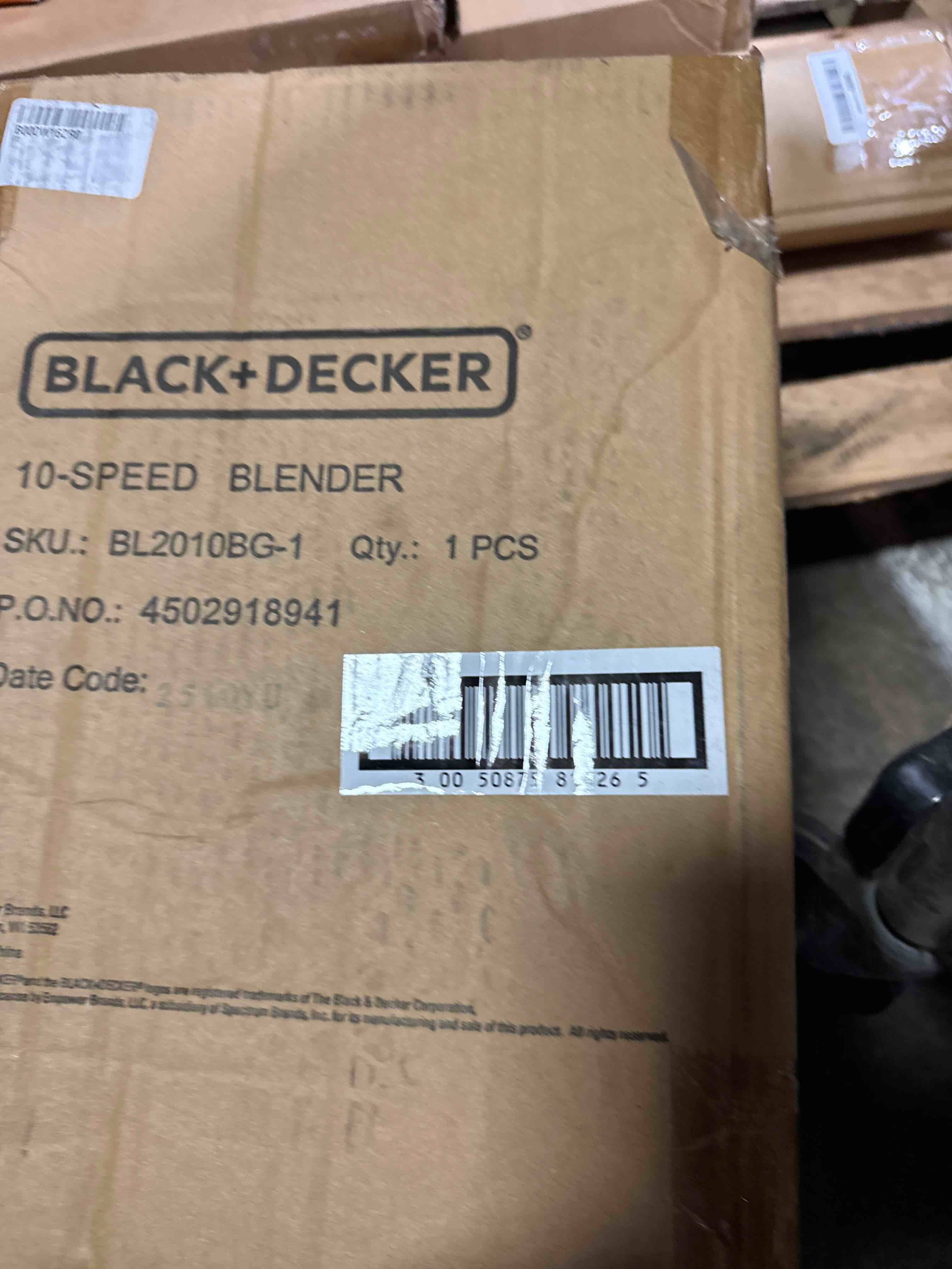 Condition photo showing As Is for black+decker countertop blender with 6-cup glass jar, 10-speed settings, black, bl2010bg