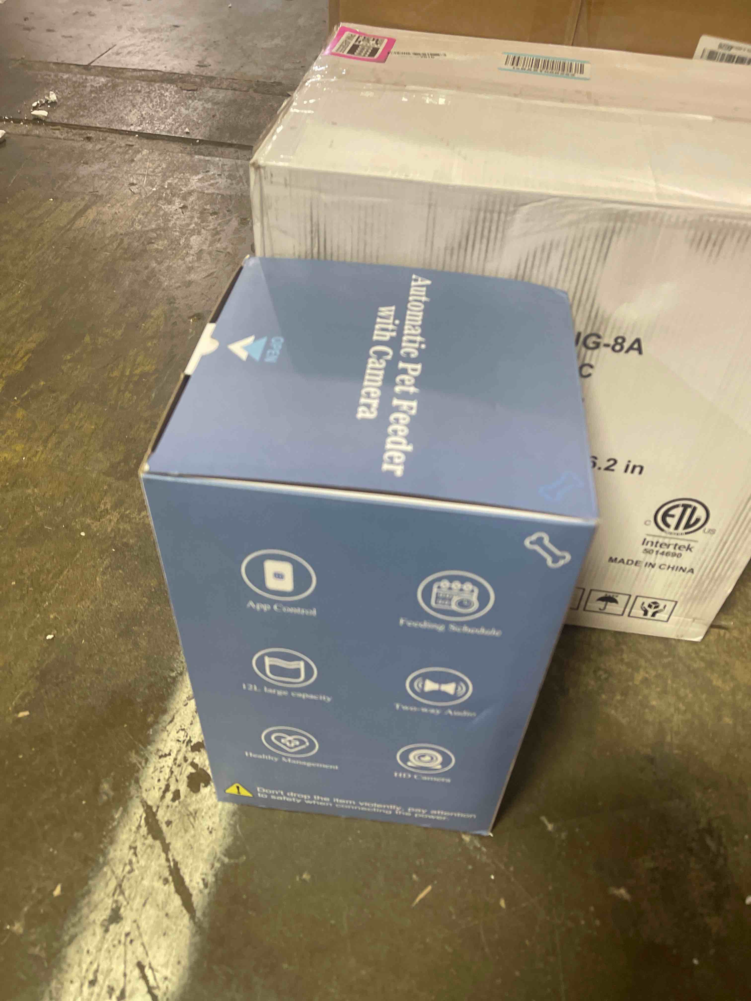 Condition photo showing New/Like New for large dog automatic feeder with camera: 12l/50 cups home smart dog feeder for 20 days feeding - anti-clog with 20mm wide chute for big breed owner