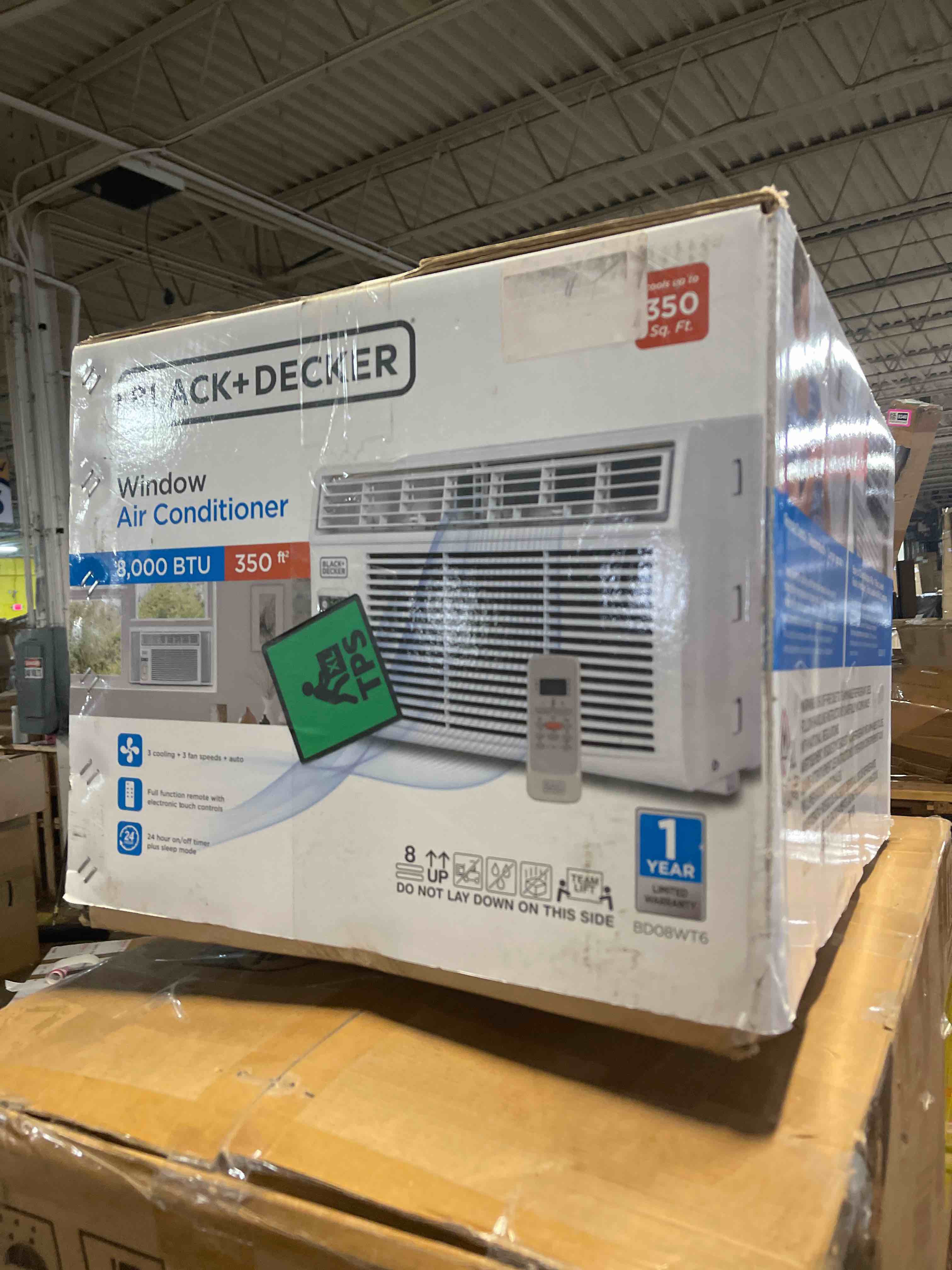 Condition photo showing New/Like New for black+decker 8,000 btu window air conditioner