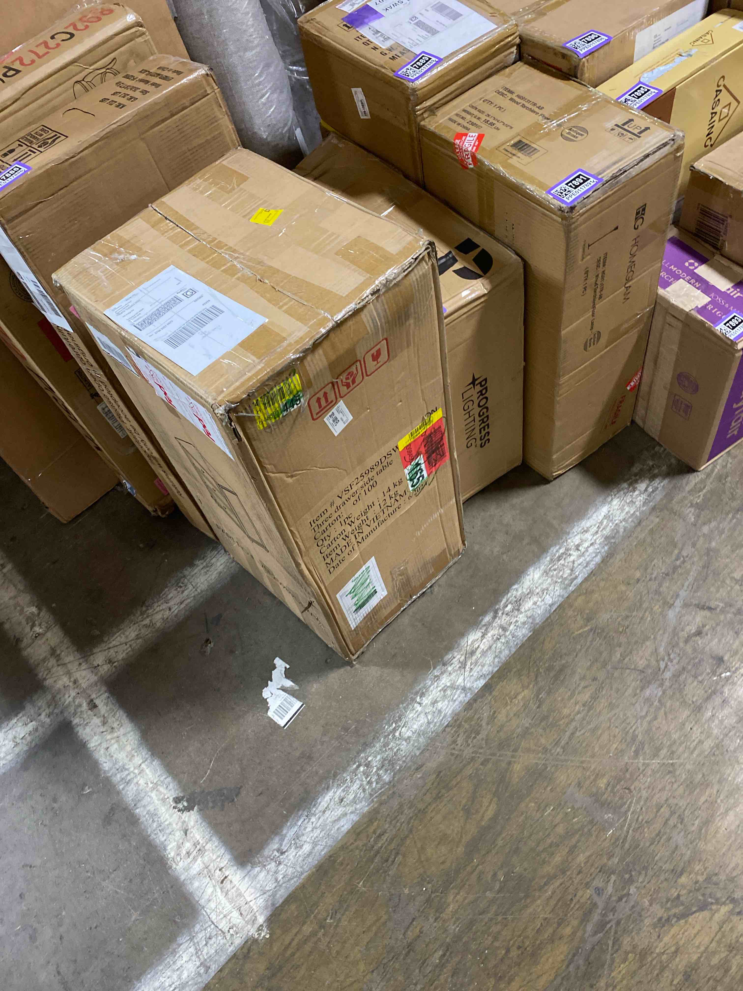 https://s3.amazonaws.com/lotting-images-prod/phillipi/PPE0117884_1727983138276.jpeg