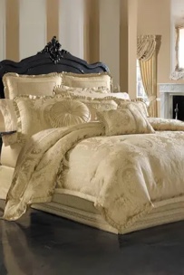 J Queen New York Napoleon 4-Pc. Comforter Set, Queen Bedding