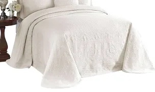 Historic Charleston King Charles Matelasse King Bedspread in Ivory