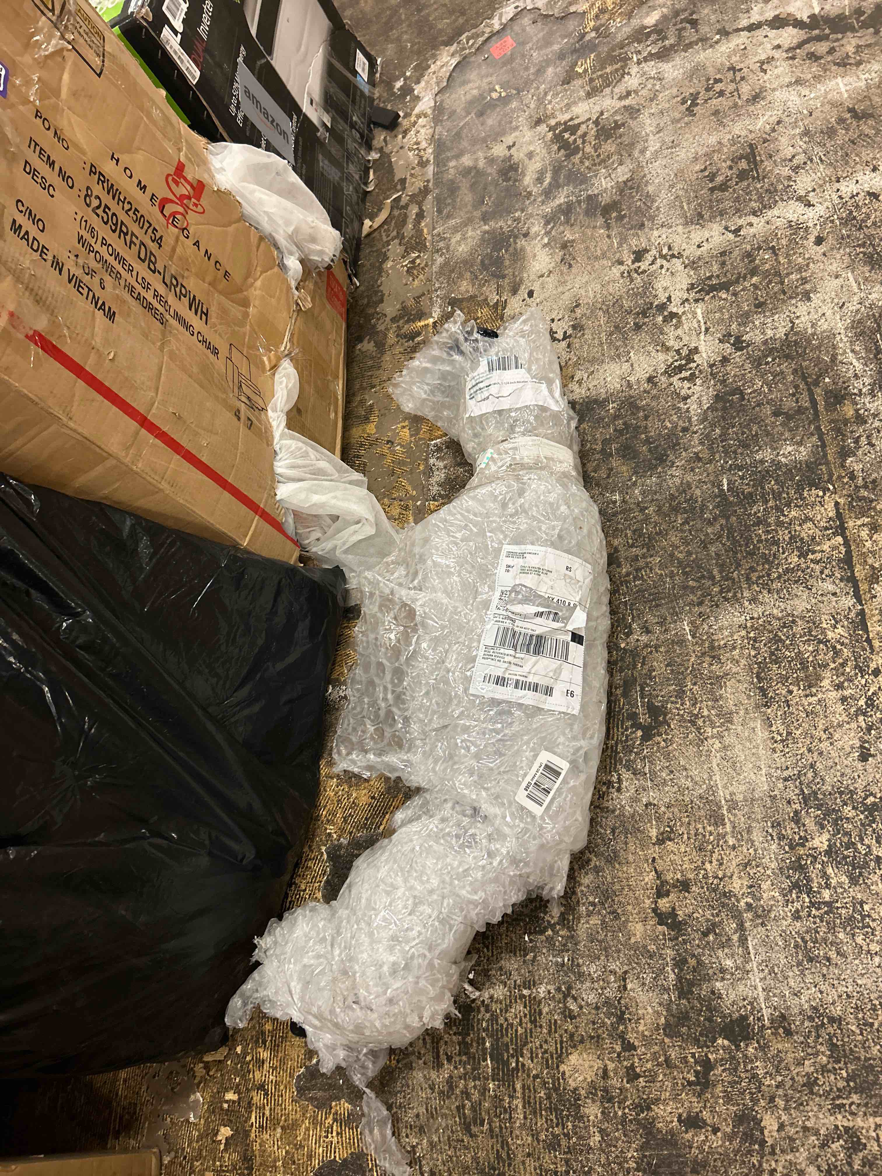 Condition photo showing New/Like New for curt 11265 class 1 trailer hitch, 1-1/4-inch receiver, compatible with select corolla