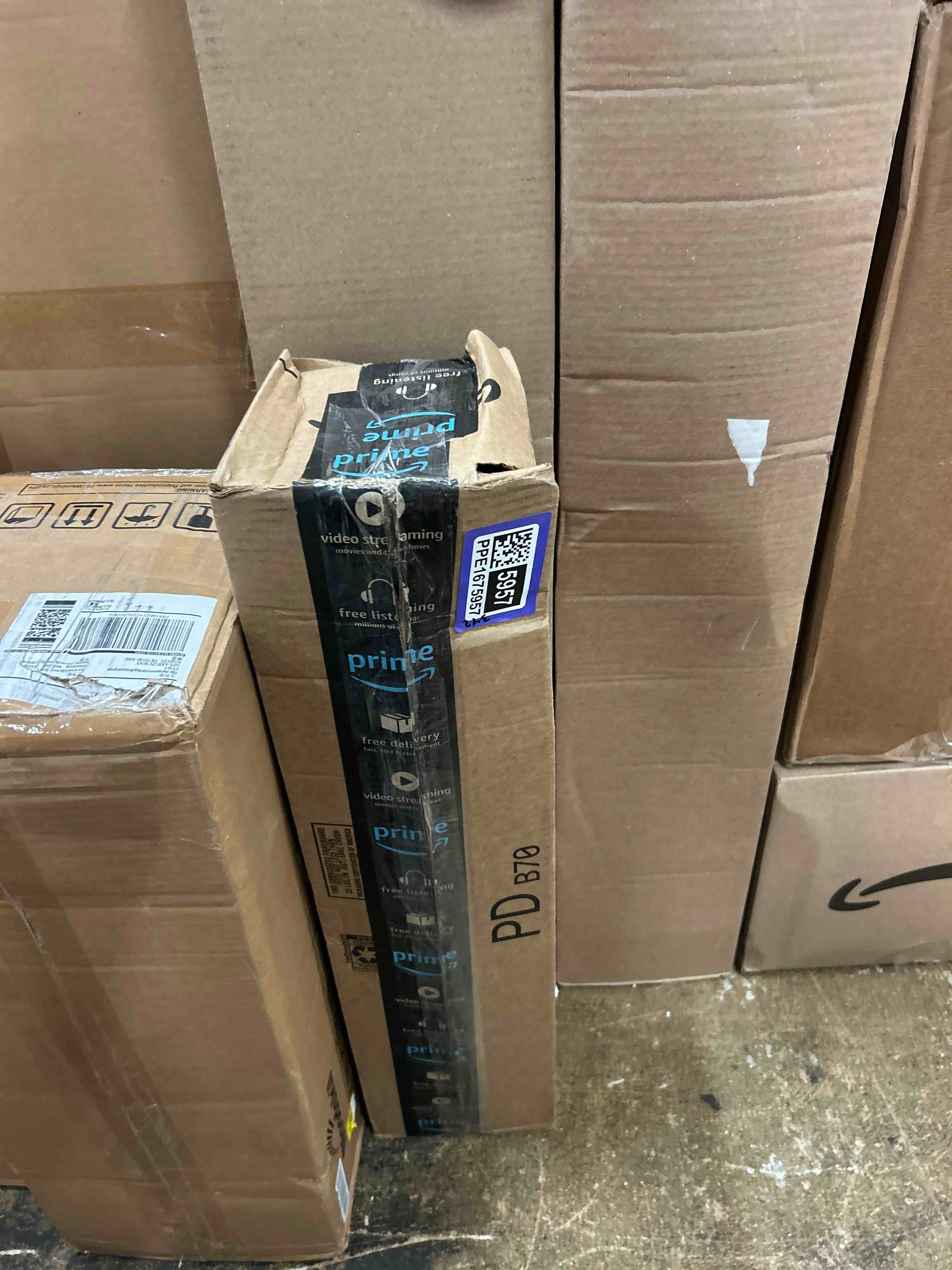 Condition photo showing New/Like New for generic front hood lift supports struts fit for lexus rx350/rx450h 2010-2015 sport gas shock lift supports, for pm3269 qty 2
