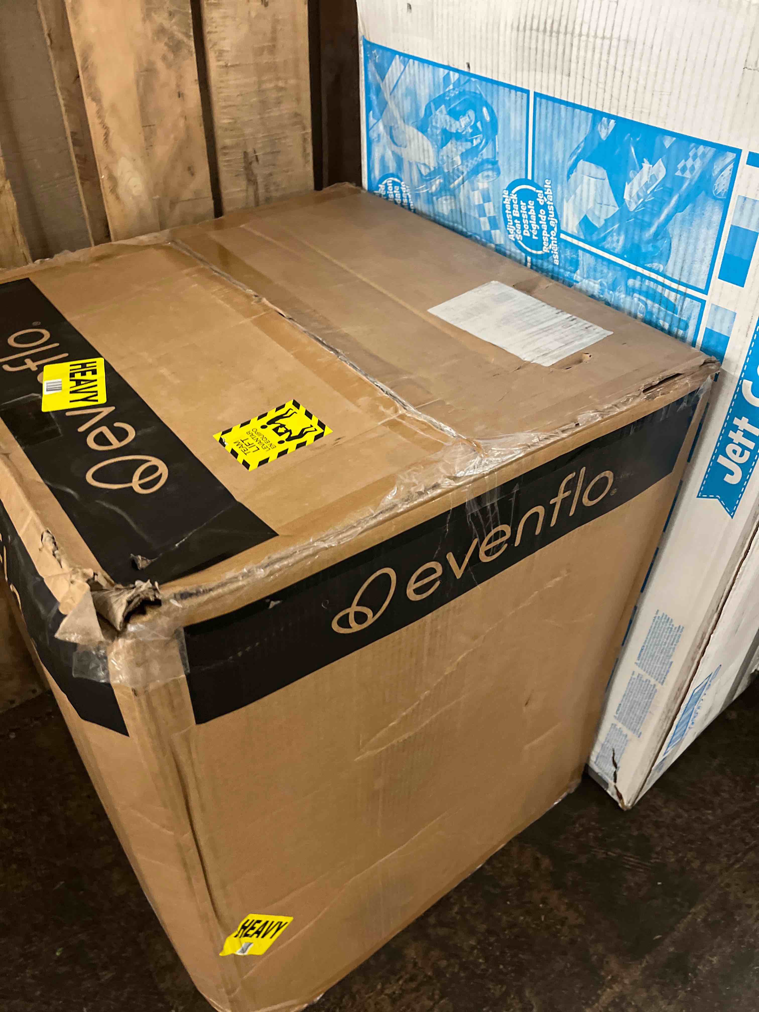Condition photo showing New/Like New for evenflo pivot nxt travel system with litemax nxt infant car seat (latte tan)