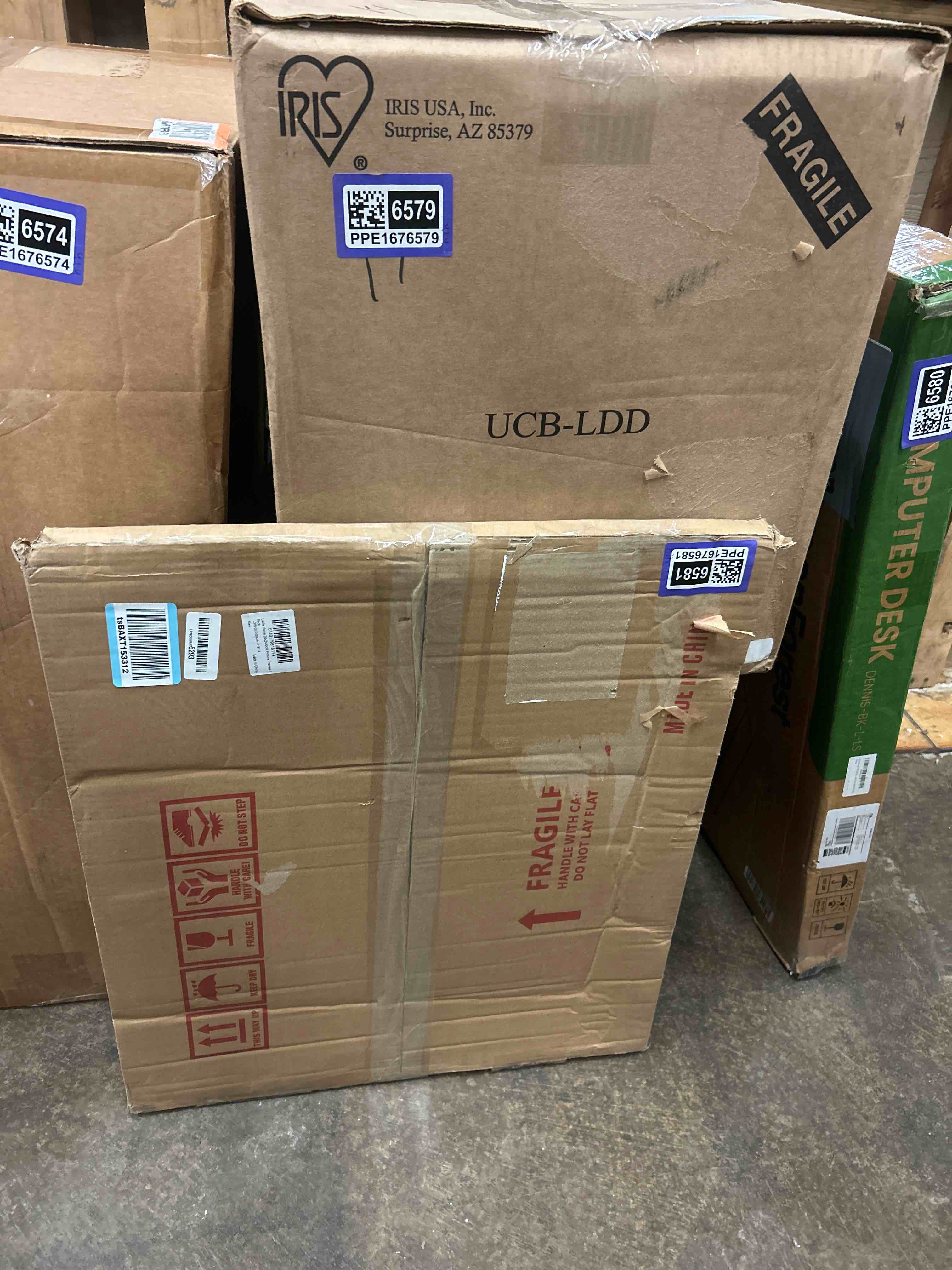 Condition photo showing New/Like New for 20x24 picture frame gold poster frame,display pictures 16x20 with mat or 20x24 without mat, stable and sturdy frame and polished plexiglass, horizontal and vertical format of the walls